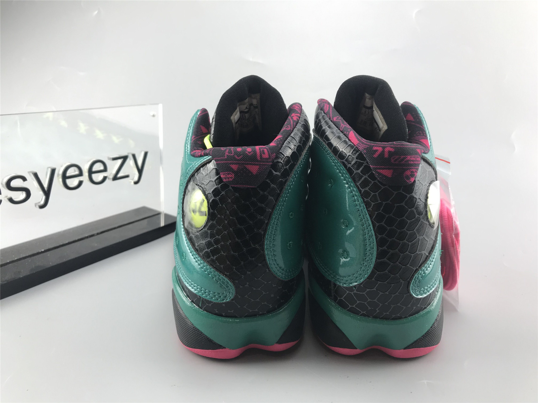 UA AIR JORDAN 13 RETRO 