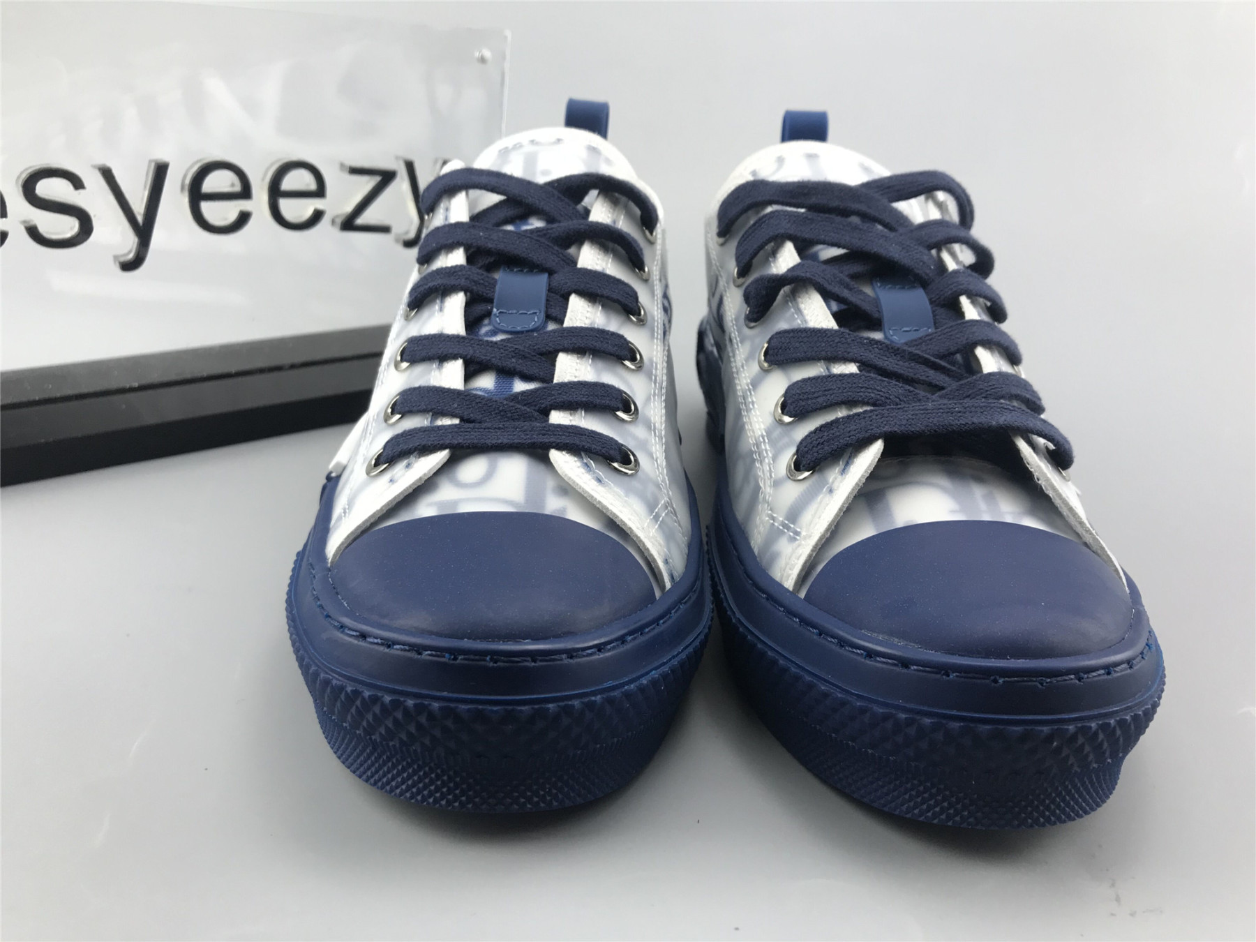 UA D10r B23 LOW TOP BLUE OBLIQUE