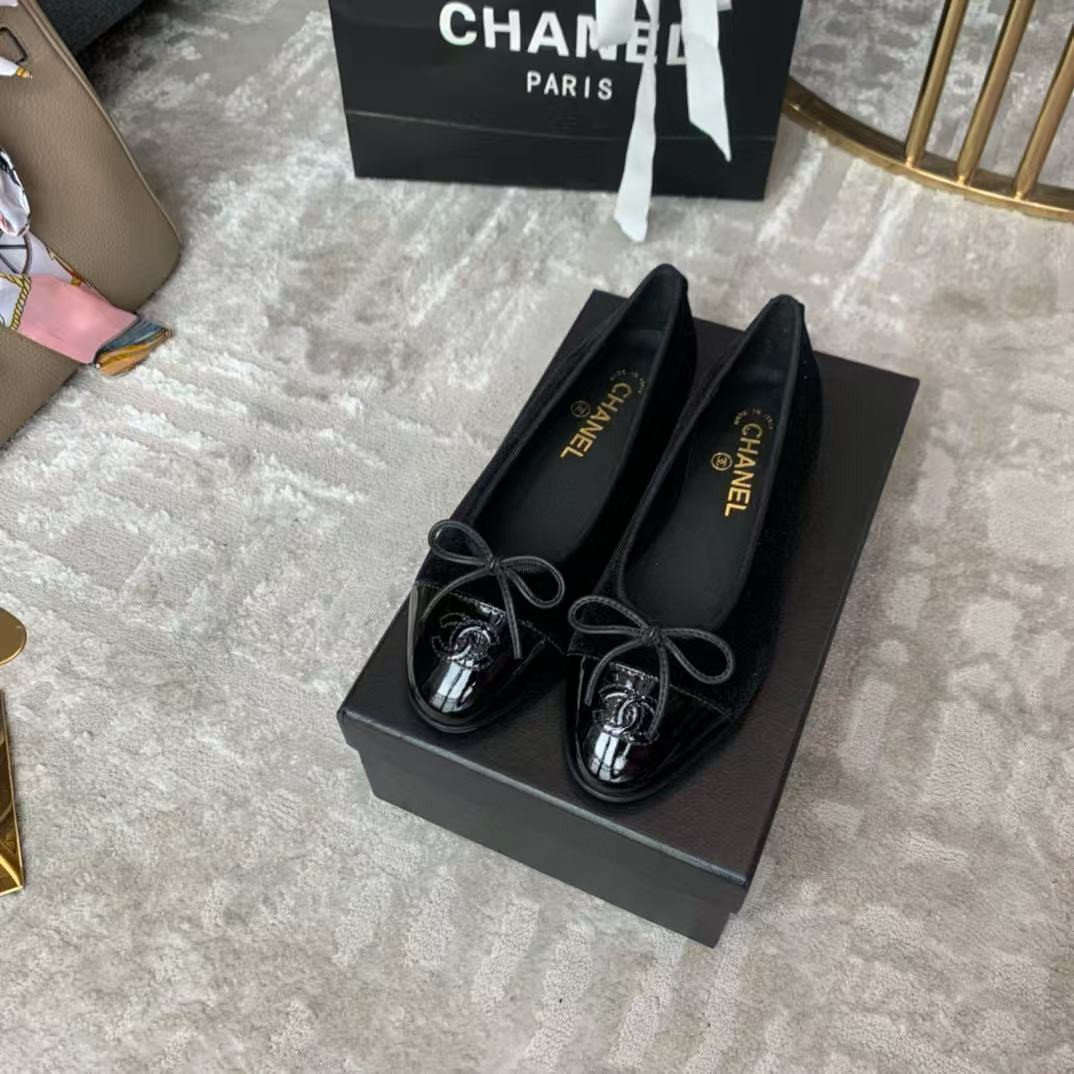 UA Ch**el BALLET FLATS