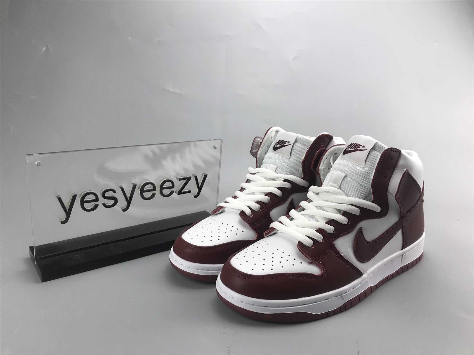 UA NIKE SB DUNK HIGH PRO