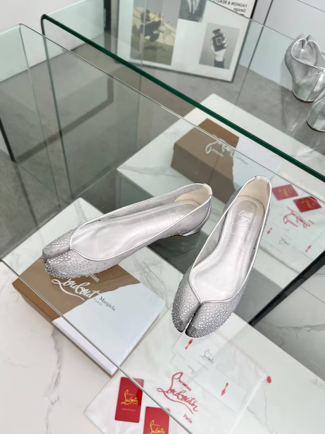 UA Chr1st1an Louboutin x Ma1s0n Marg*e1a Tabi Ballet Flats