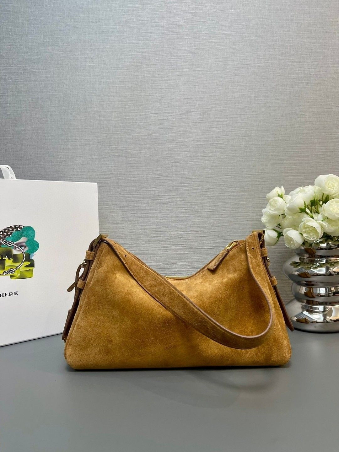 Pra*a Aimee Medium Shoulder Bag 31x18x10cm