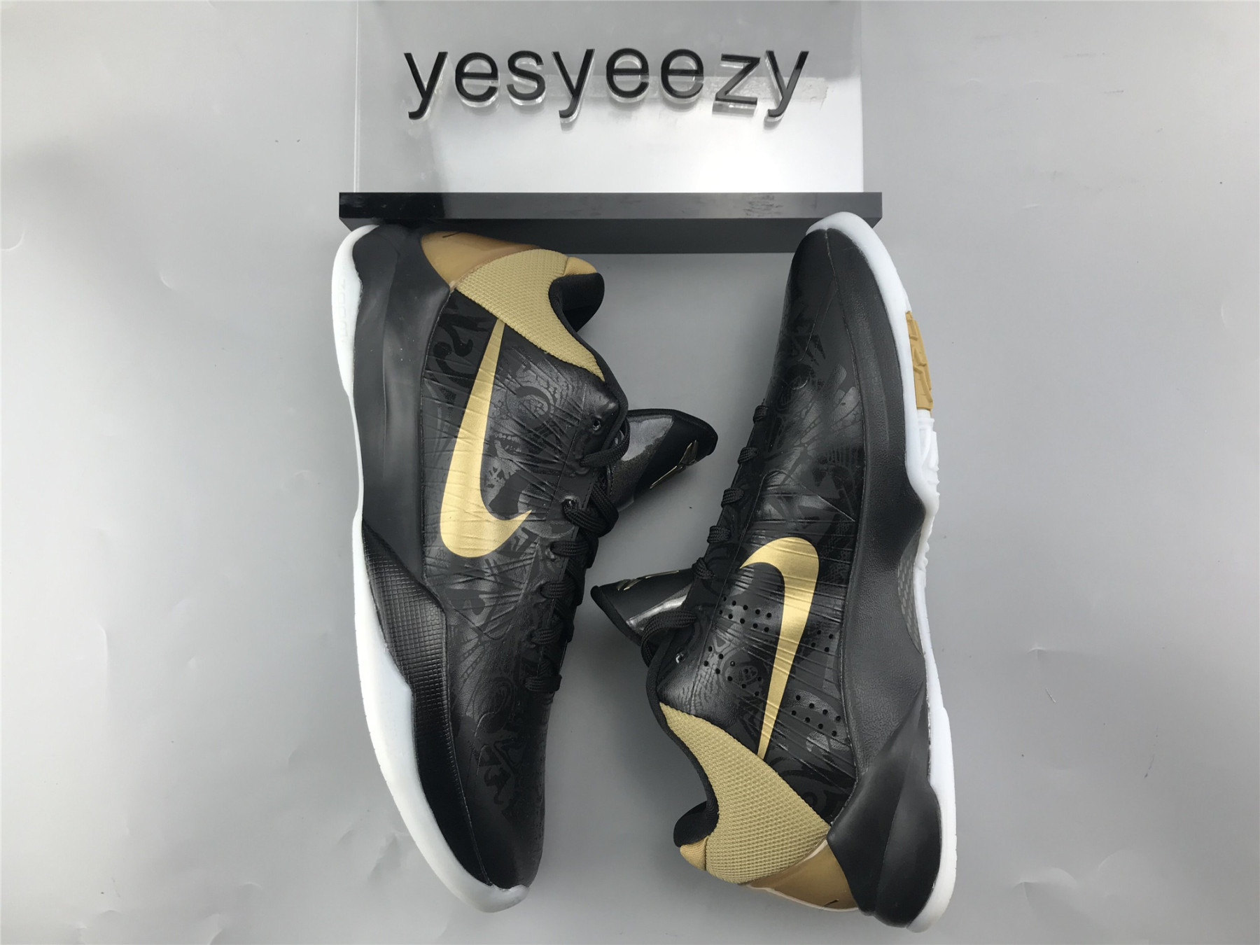 UA NIKE ZOOM KOBE 5 