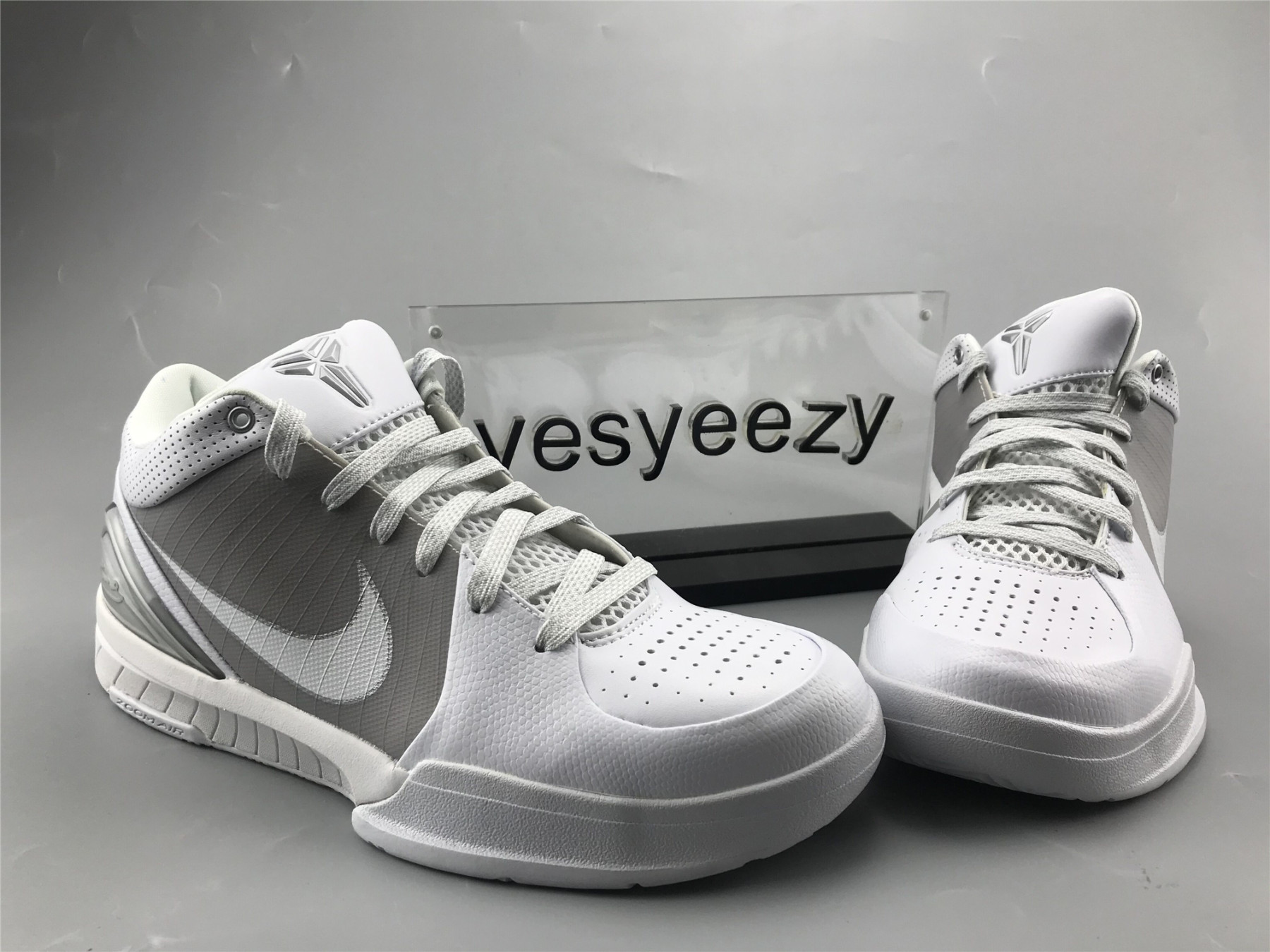 UA NIKE ZOOM KOBE 4 