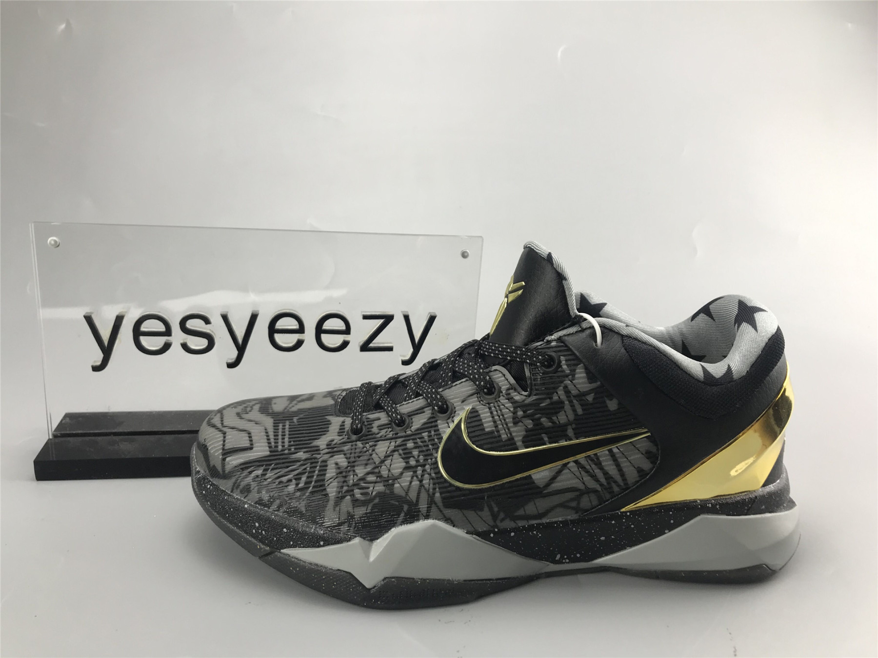 UA NIKE ZOOM KOBE 7 SYSTEM 