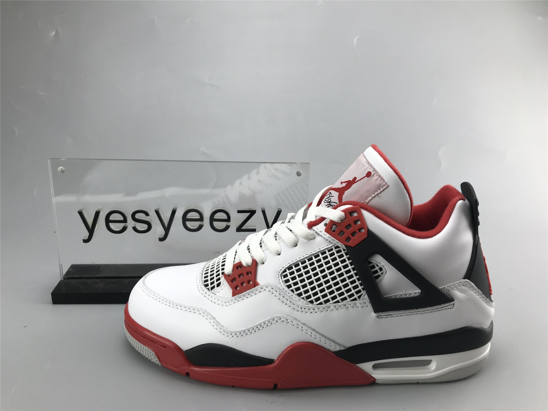 UA AIR JORDAN 4 RETRO 