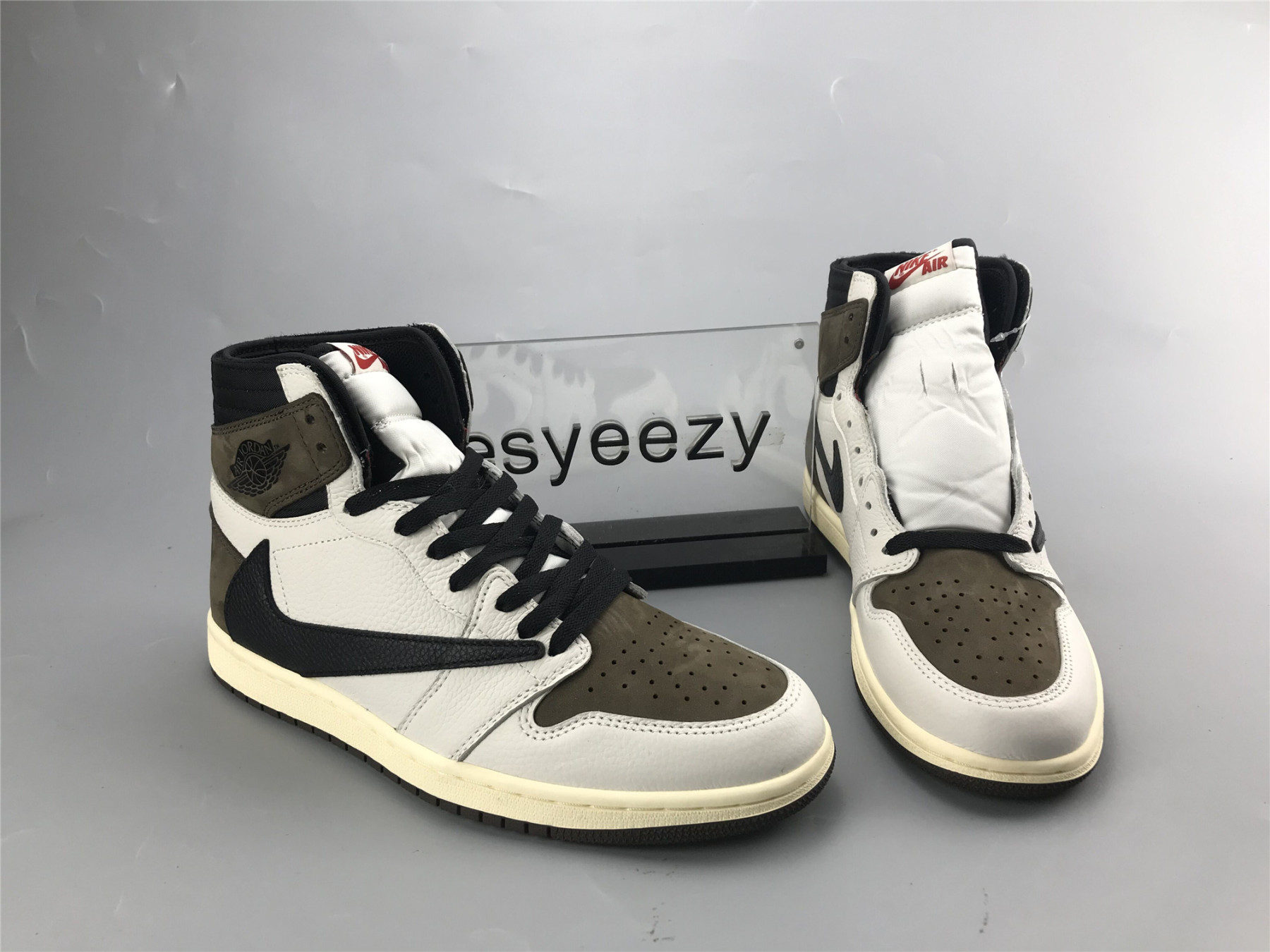 UA TRAVIS SCOTT X AIR JORDAN 1 HIGH "REVERSE"