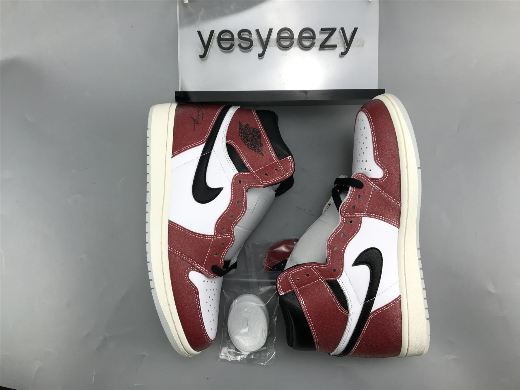 UA TROPHY ROOM X AIR JORDAN 1 RETRO HIGH OG SP 