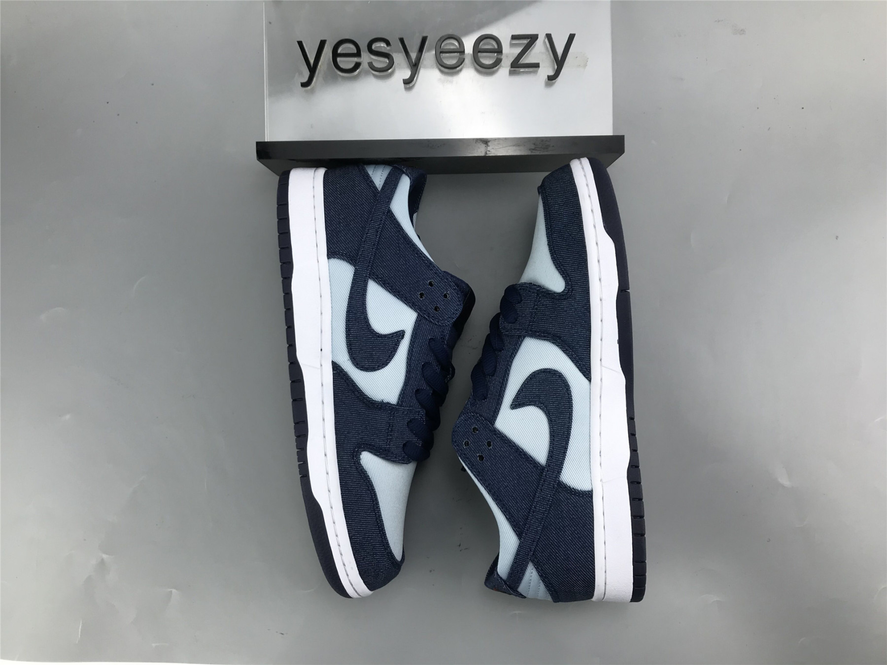 UA NIKE ZOOM DUNK LOW PRO SB 