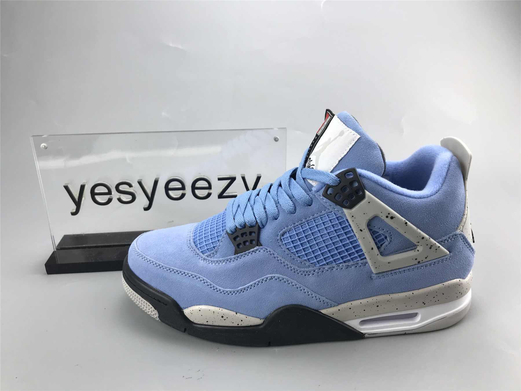 UA AIR JORDAN 4 RETRO 