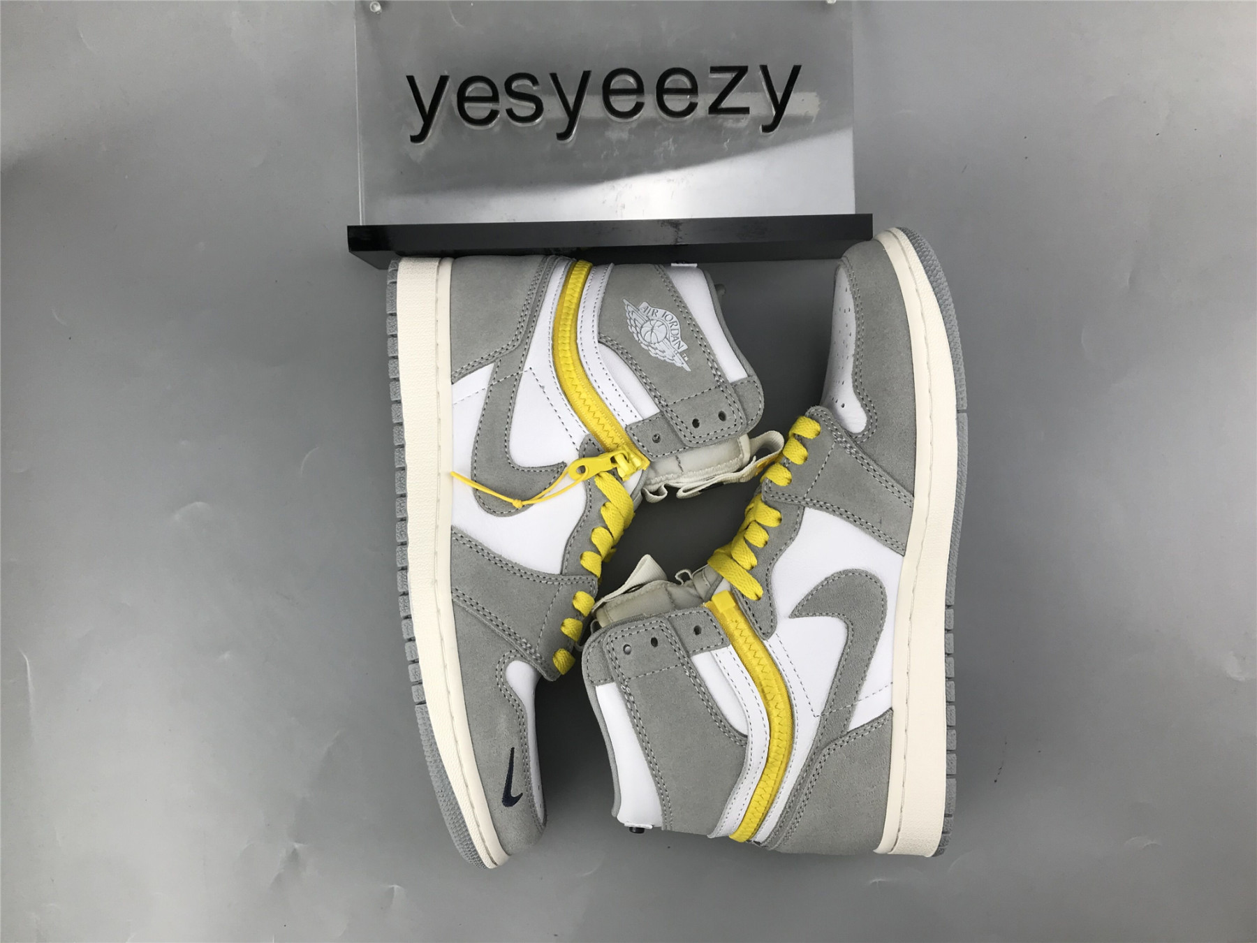 UA AIR JORDAN 1 HIGH SWITCH 
