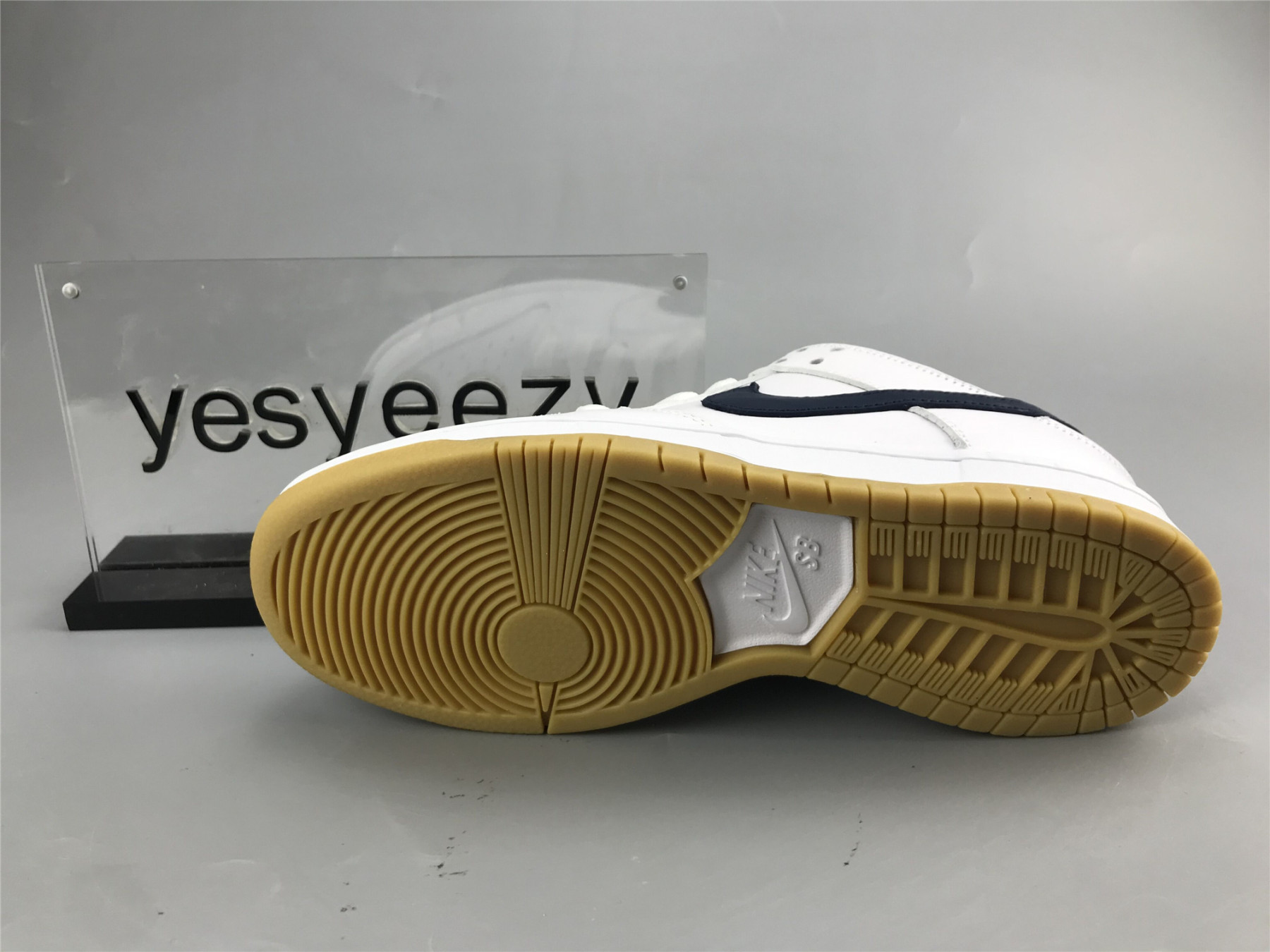UA NIKE DUNK LOW PRO ISO SB 