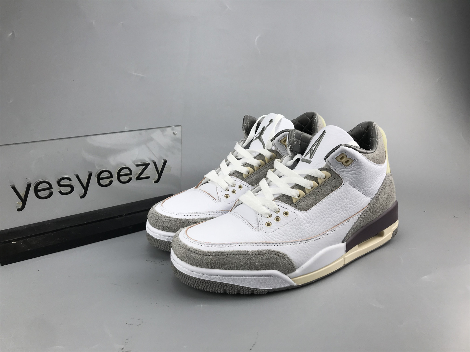 UA A MA MANIÃ‰RE X WMNS AIR JORDAN 3 RETRO SP 