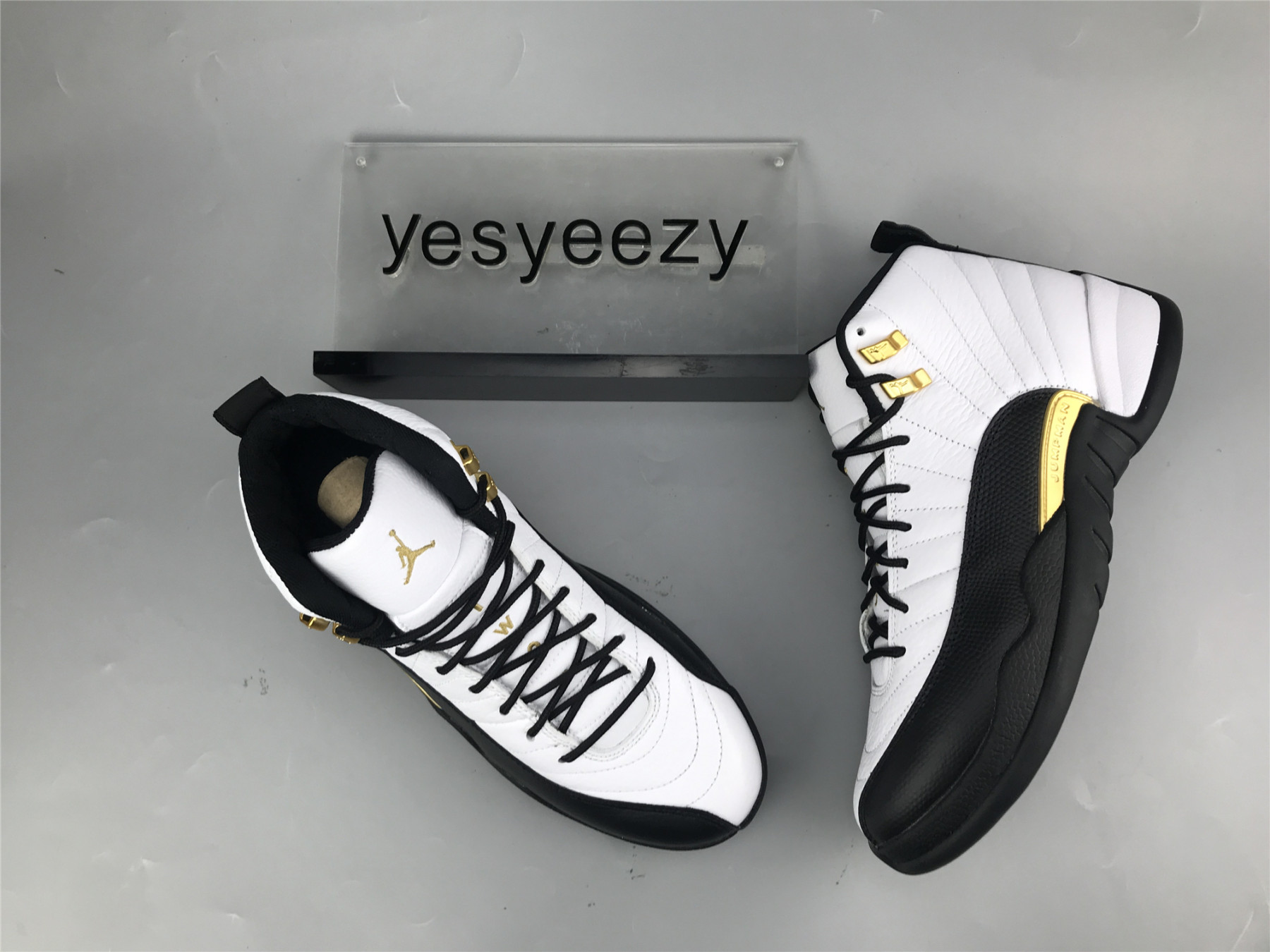 UA AIR JORDAN 12 RETRO 