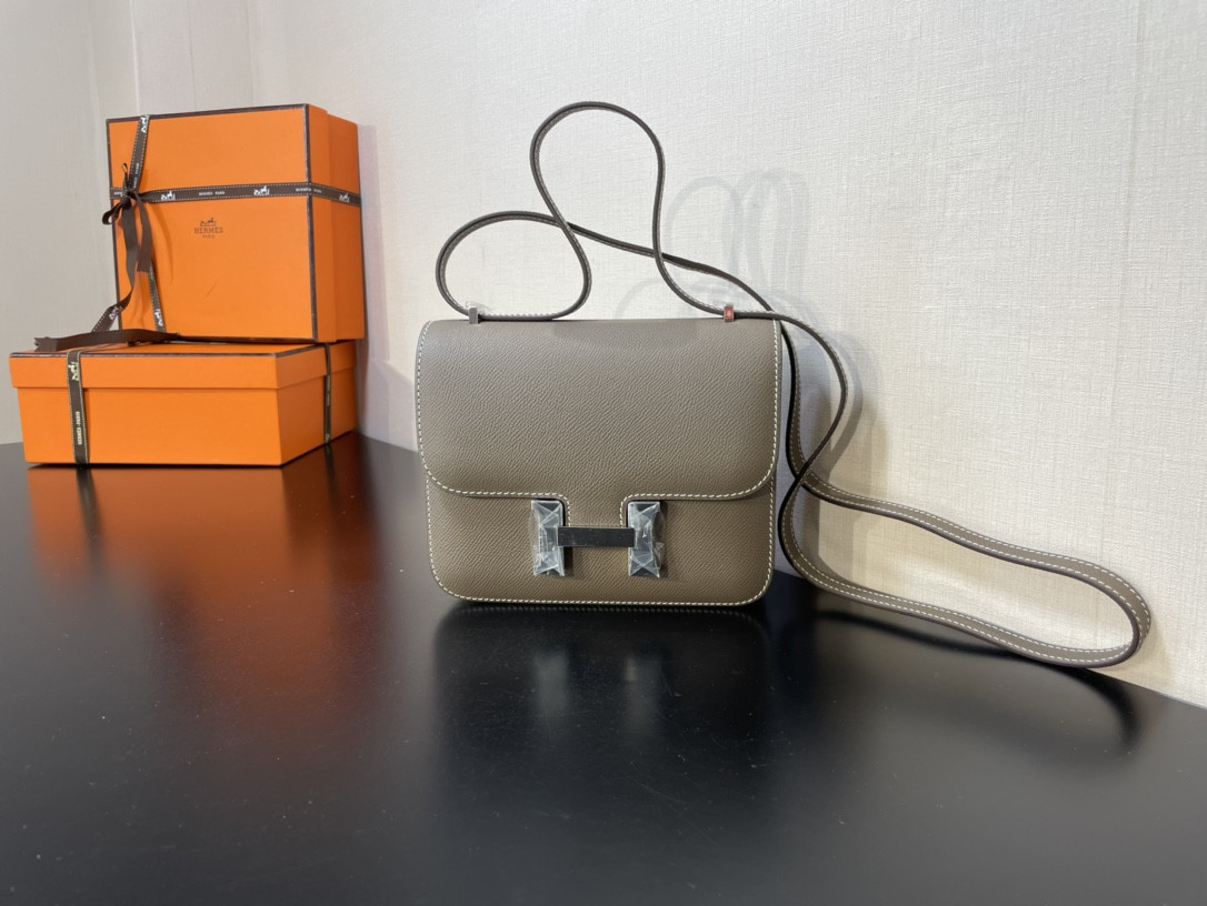H**me5 Constance 24 Epsom leather silver hardware 9.4"x5.9"x3"