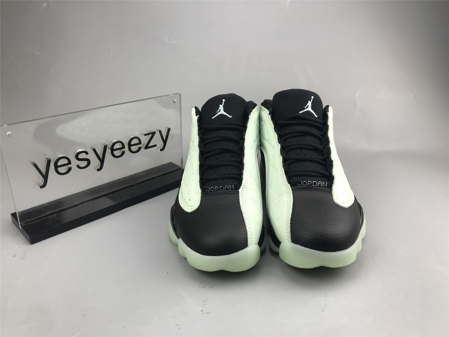 UA AIR JORDAN 13 RETRO LOW 