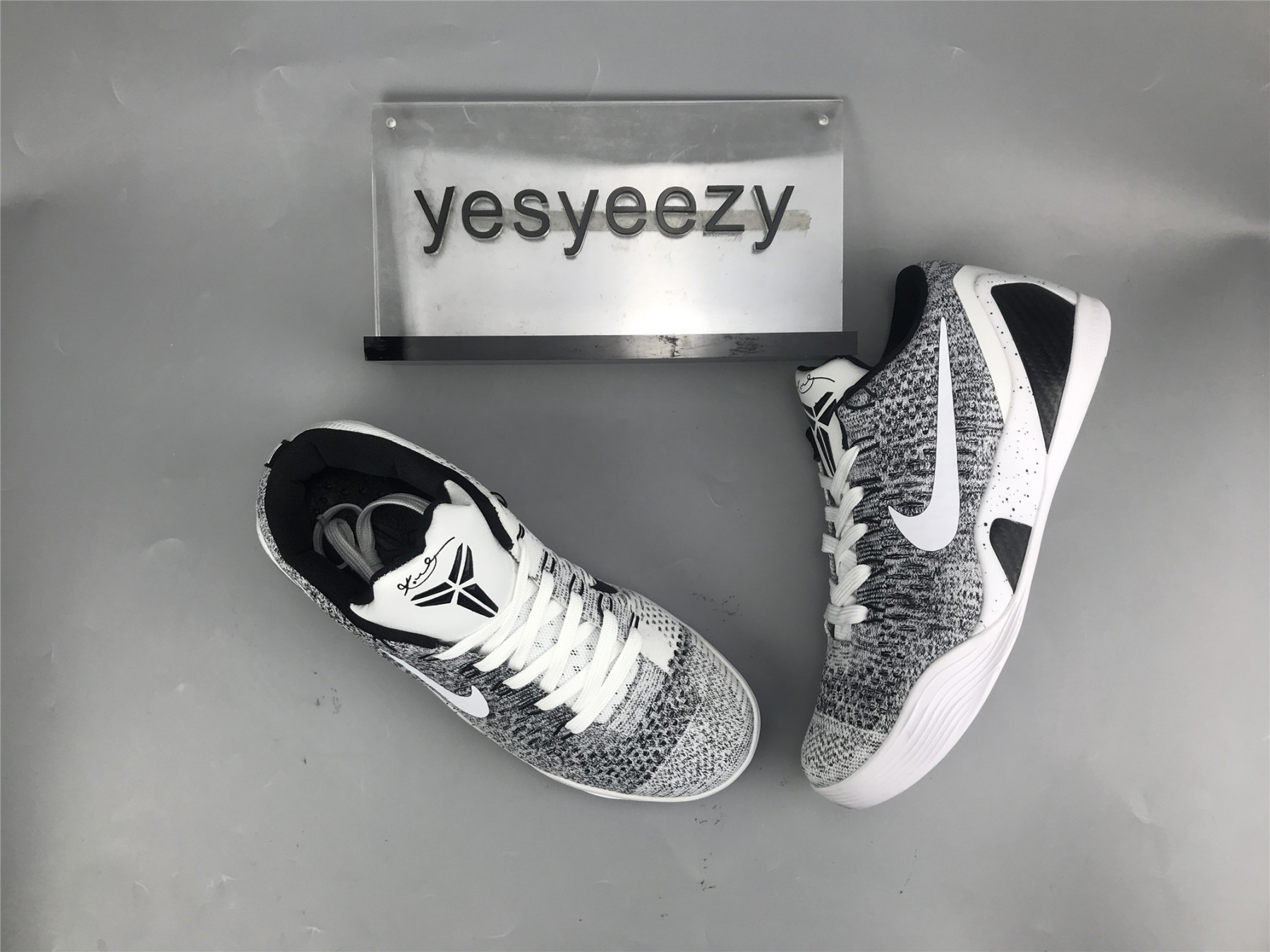 UA NIKE KOBE 9 ELITE LOW XDR 