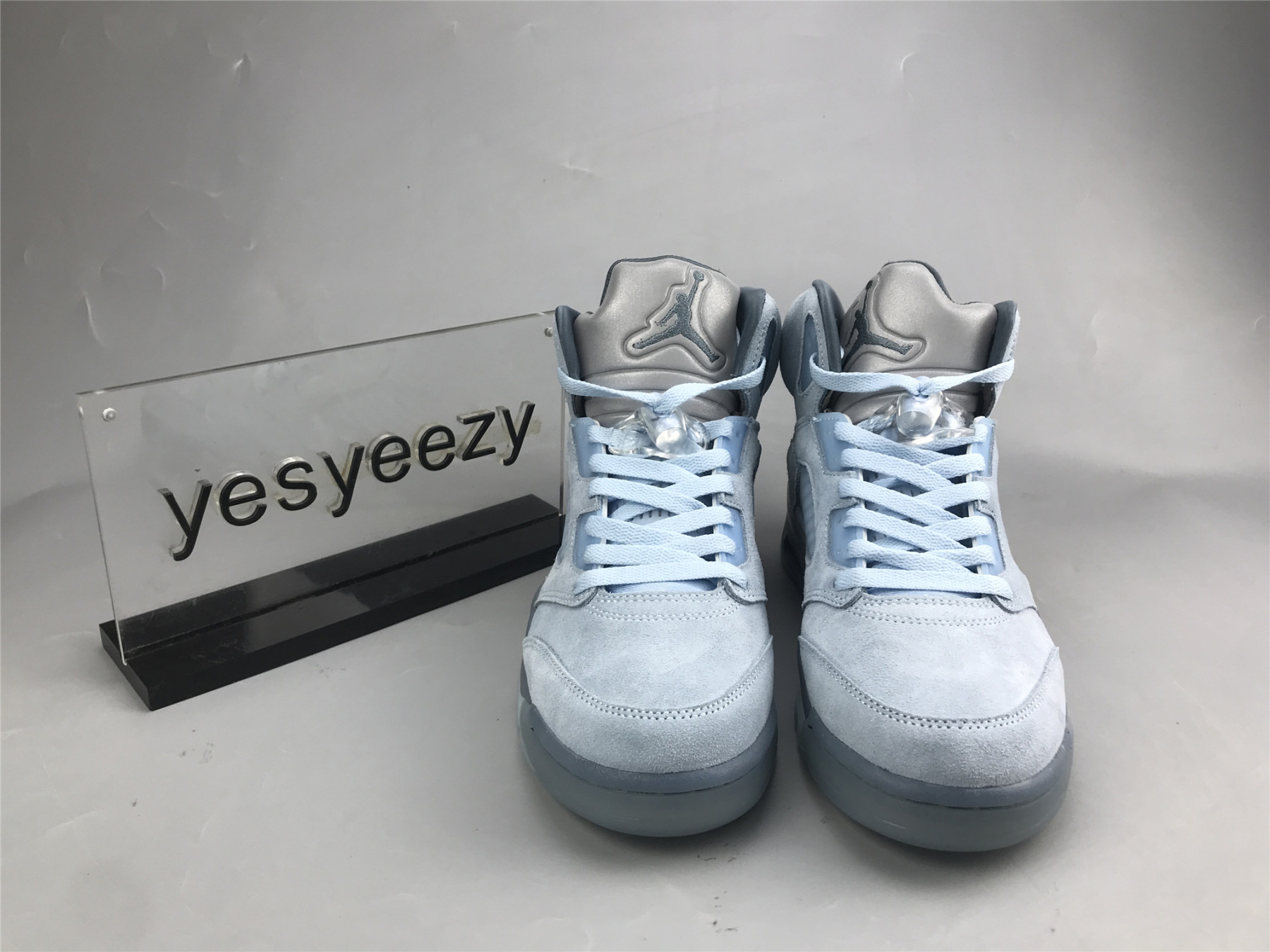 UA WMNS AIR JORDAN 5 RETRO 