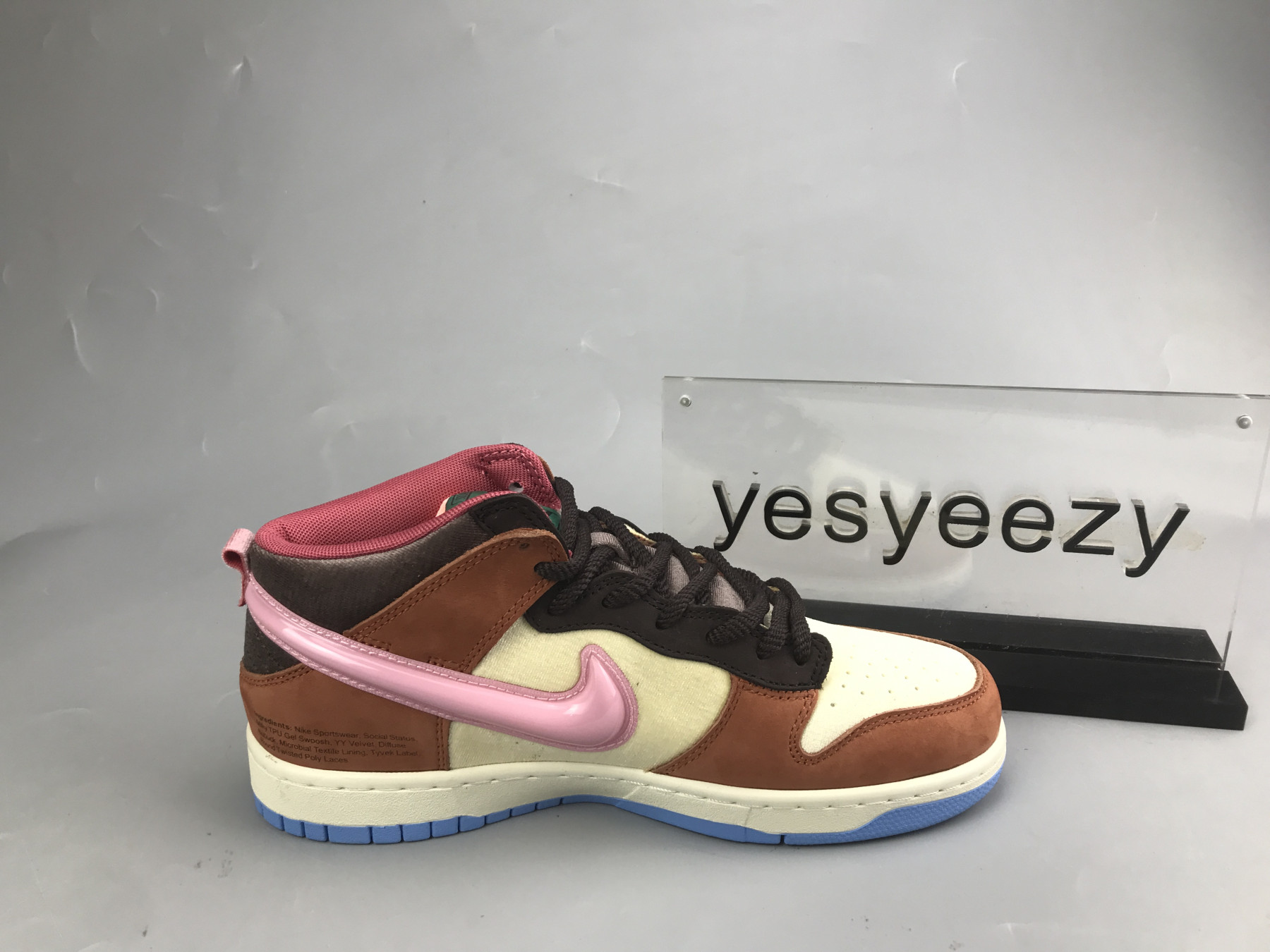 UA NIKE SOCIAL STATUS X DUNK MID 