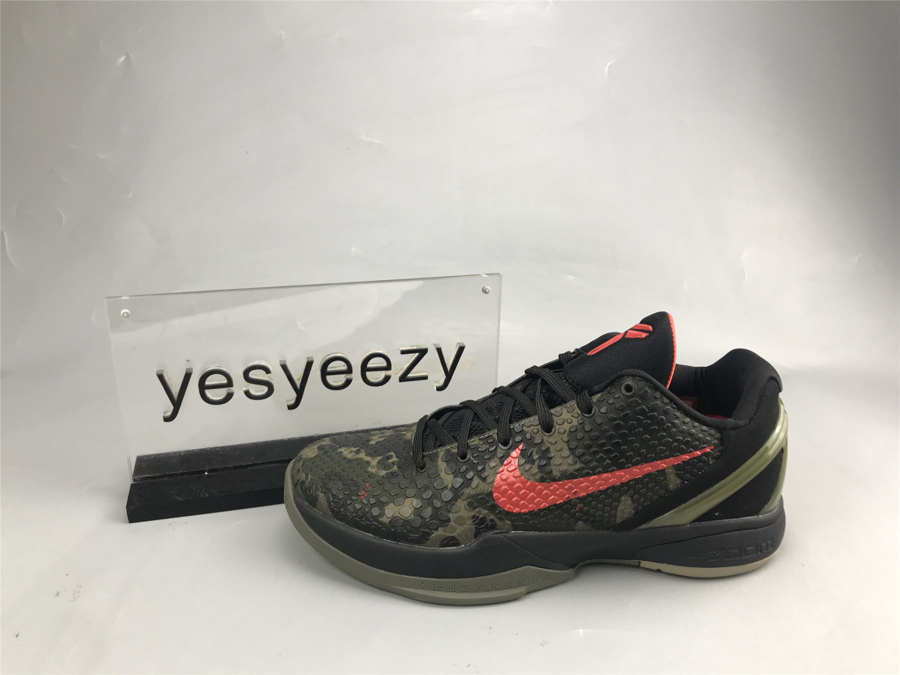UA NIKE ZOOM KOBE 6 