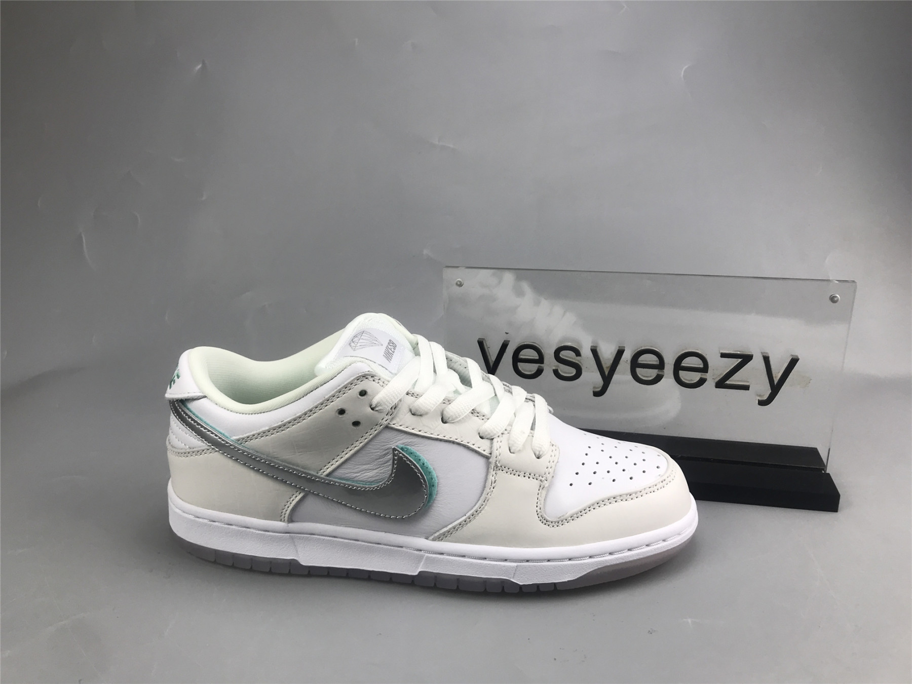 UA NIKE D1am0nd S*pPLY CO. X DUNK LOW PRO SB 