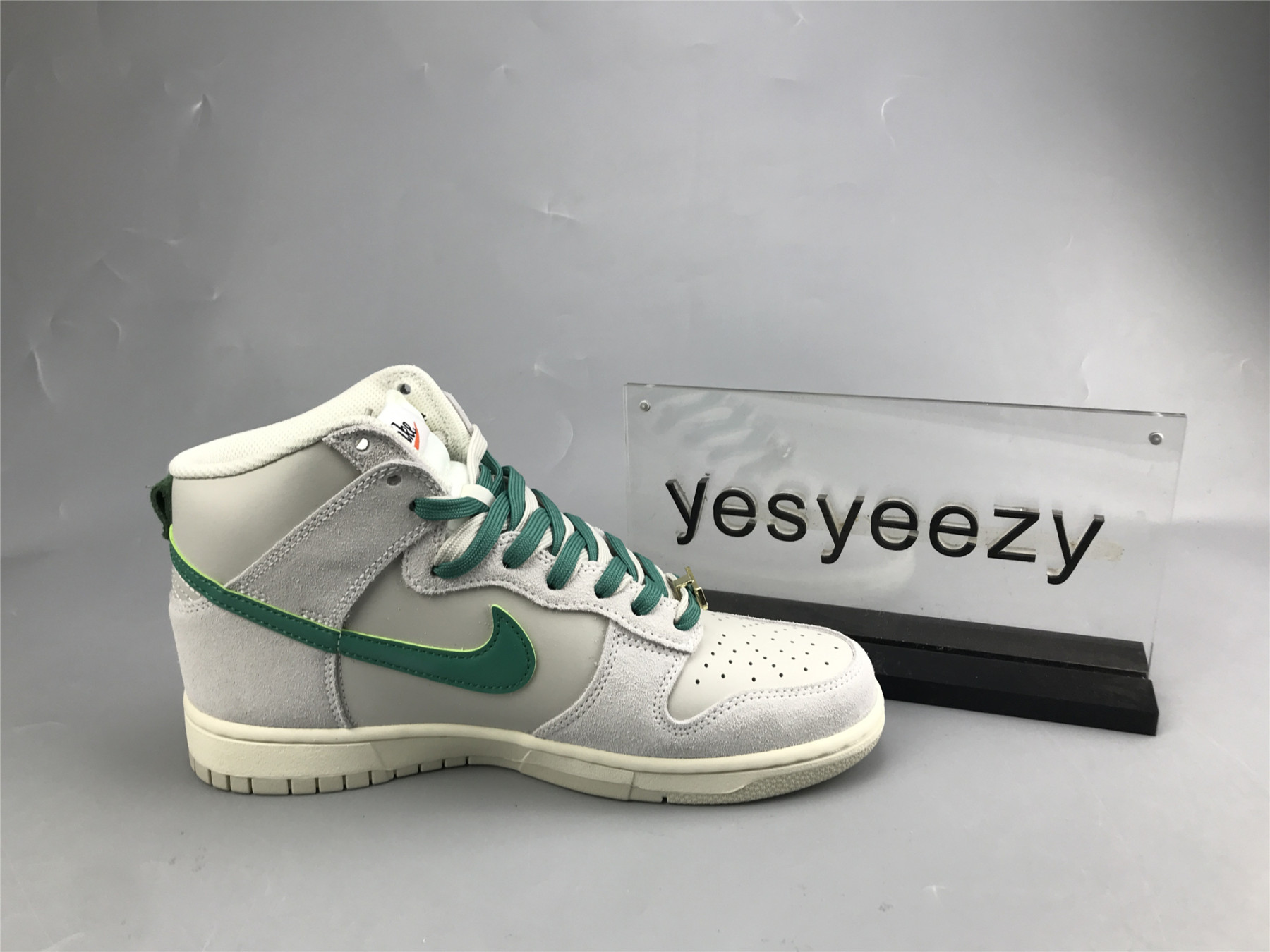 UA NIKE DUNK HIGH SE GS 