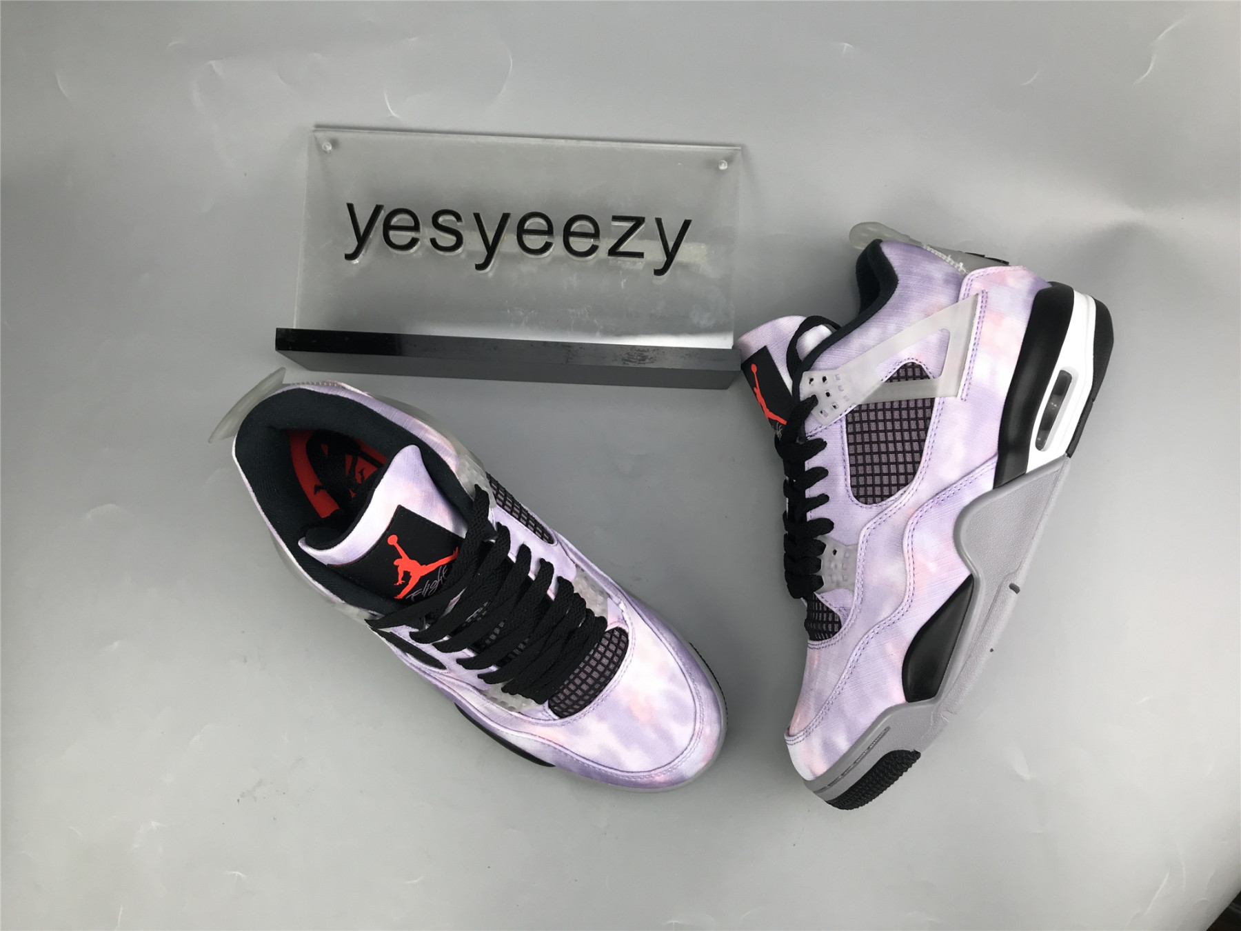 UA AIR JORDAN 4 RETRO 