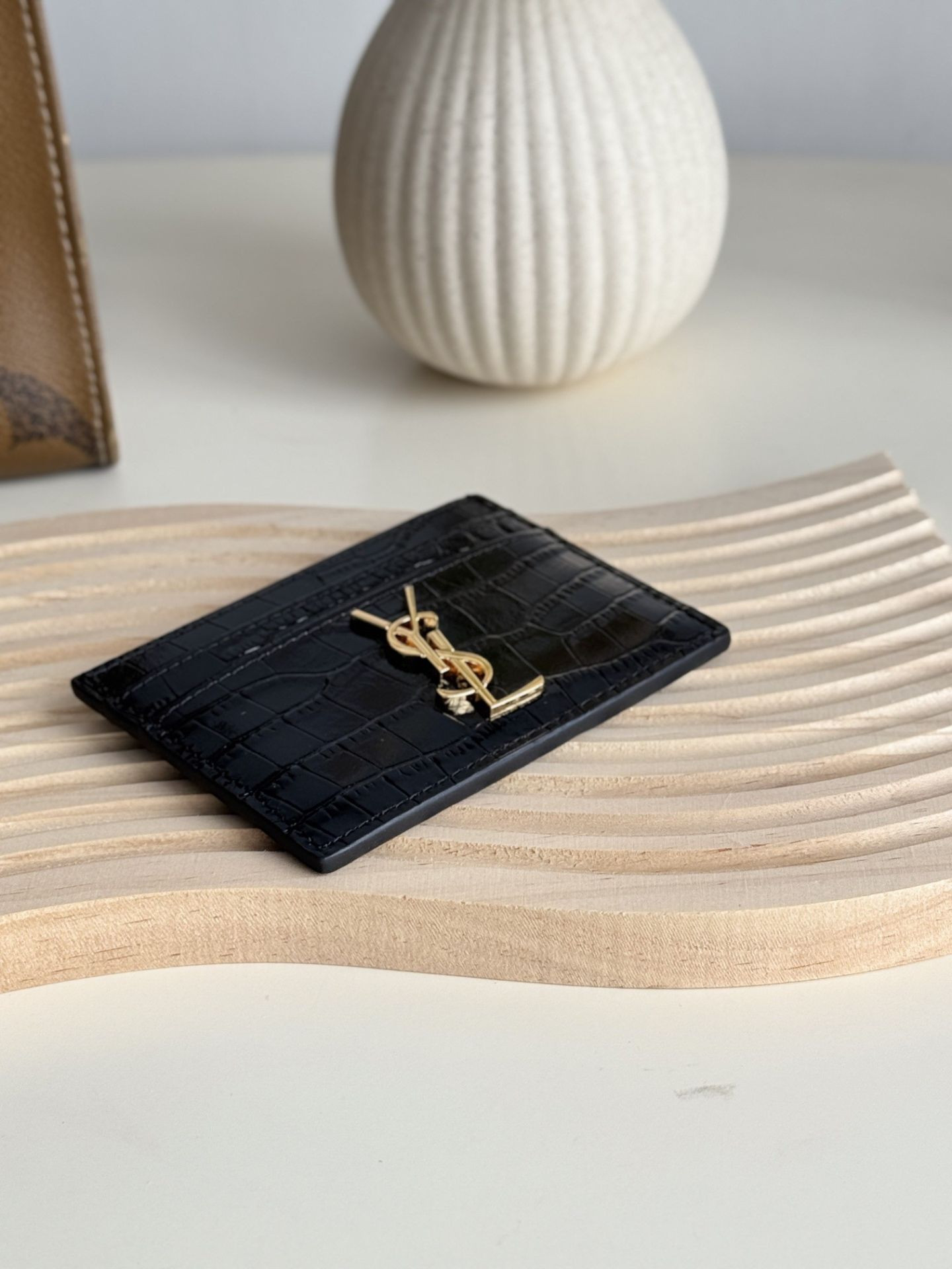 Y51 Card holder 10x7.5x0.5cm