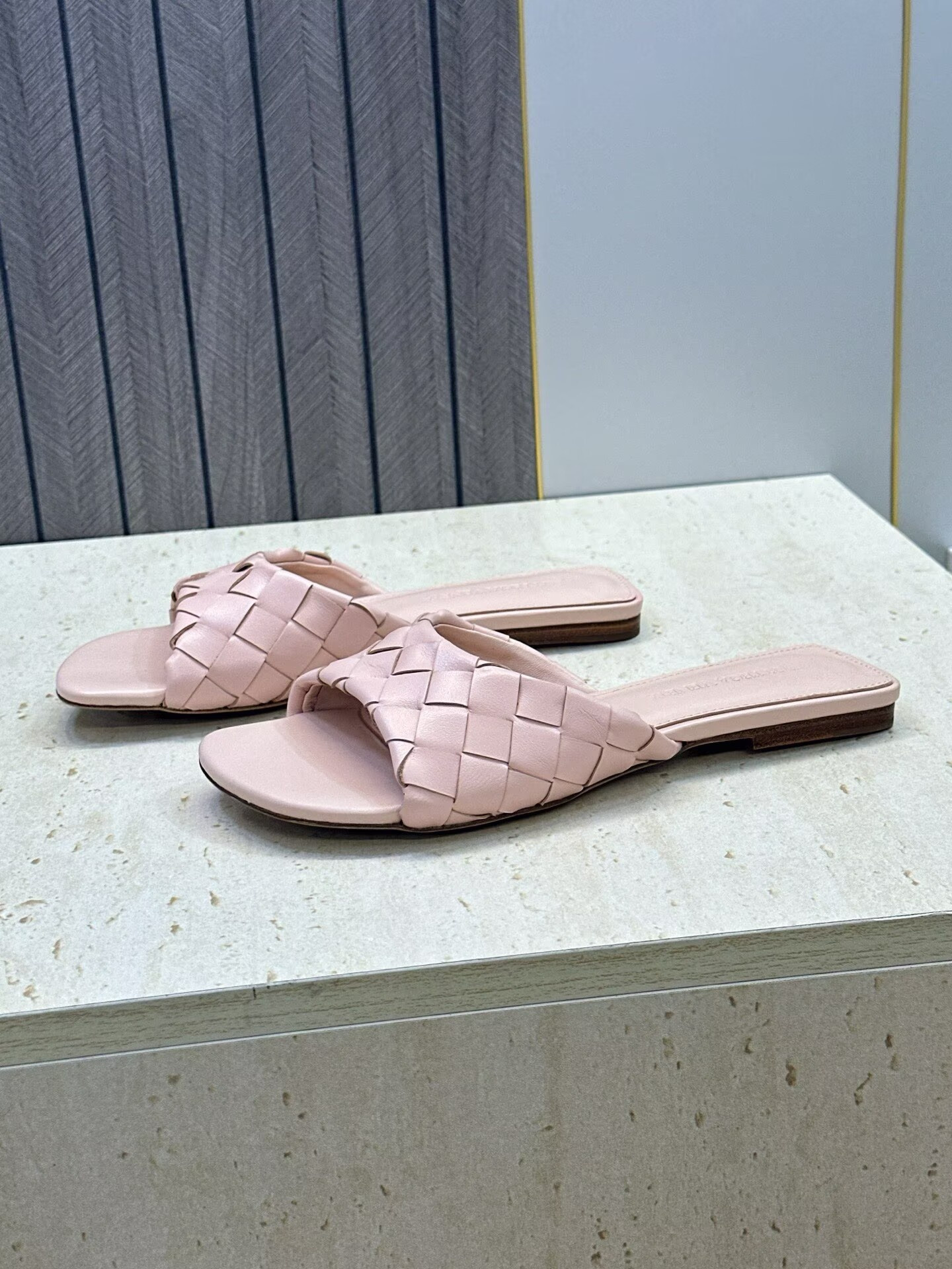 UA B0tt*ga Ven*ta Slides