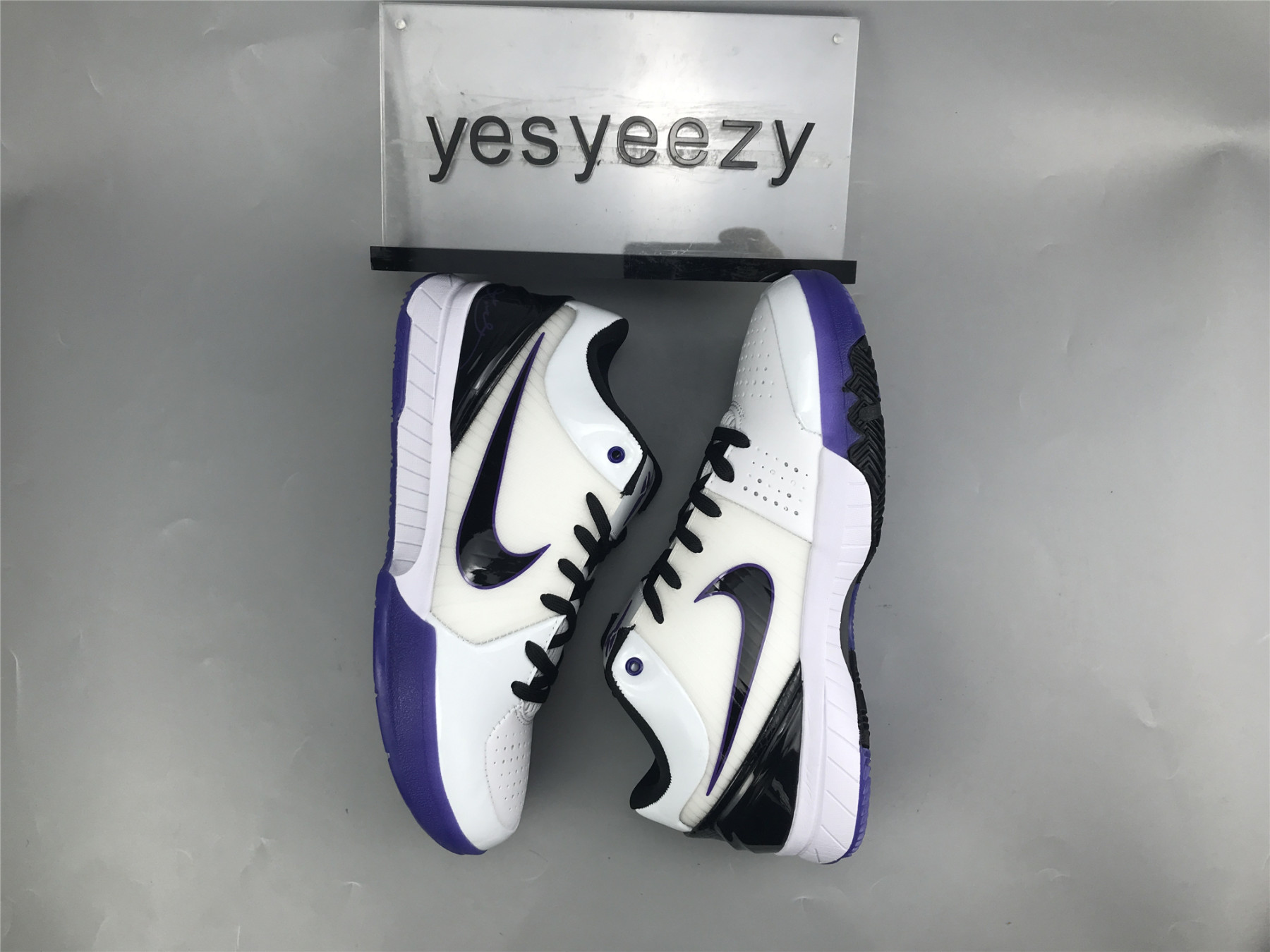 UA NIKE ZOOM KOBE 4 
