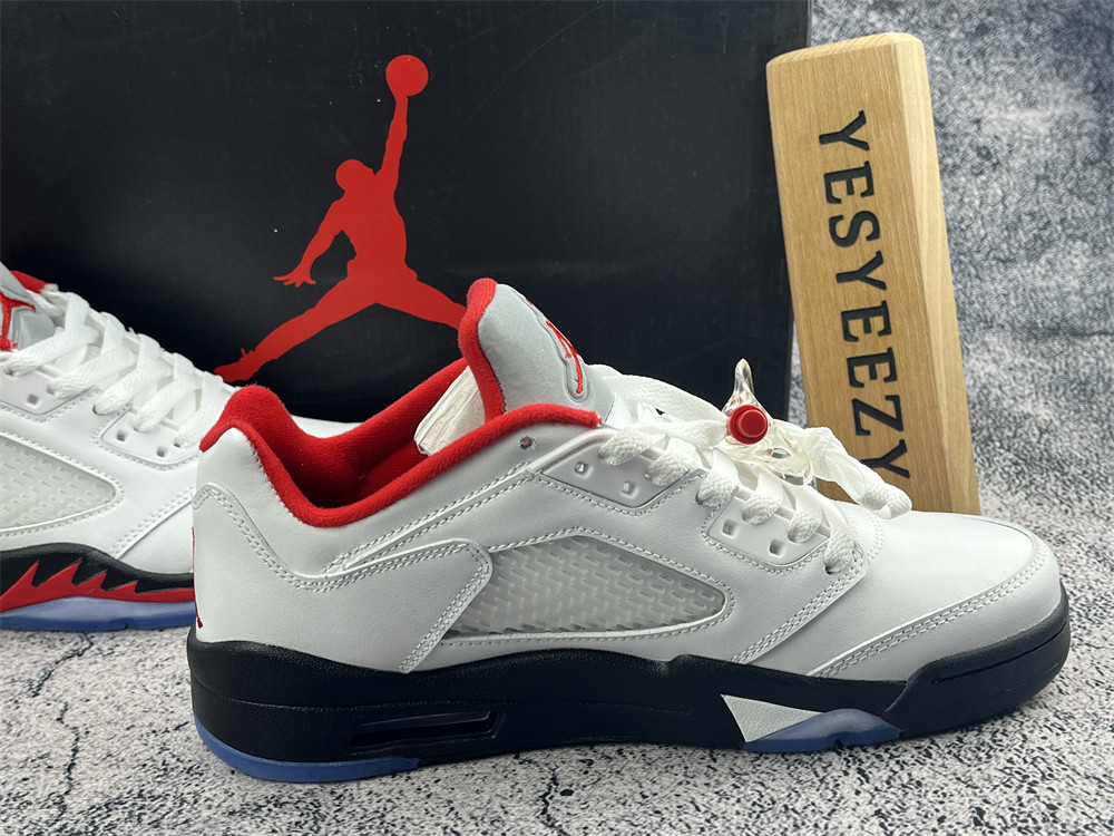 UA AIR JORDAN 5 LOW GOLF 