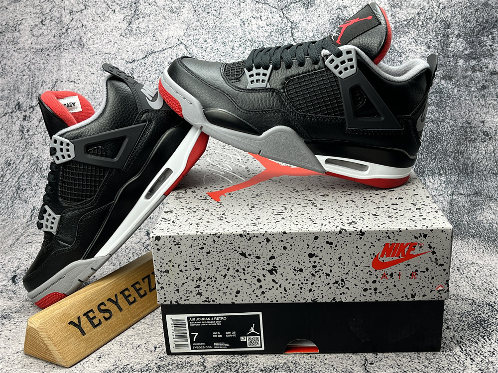 UA AIR JORDAN 4 RETRO 