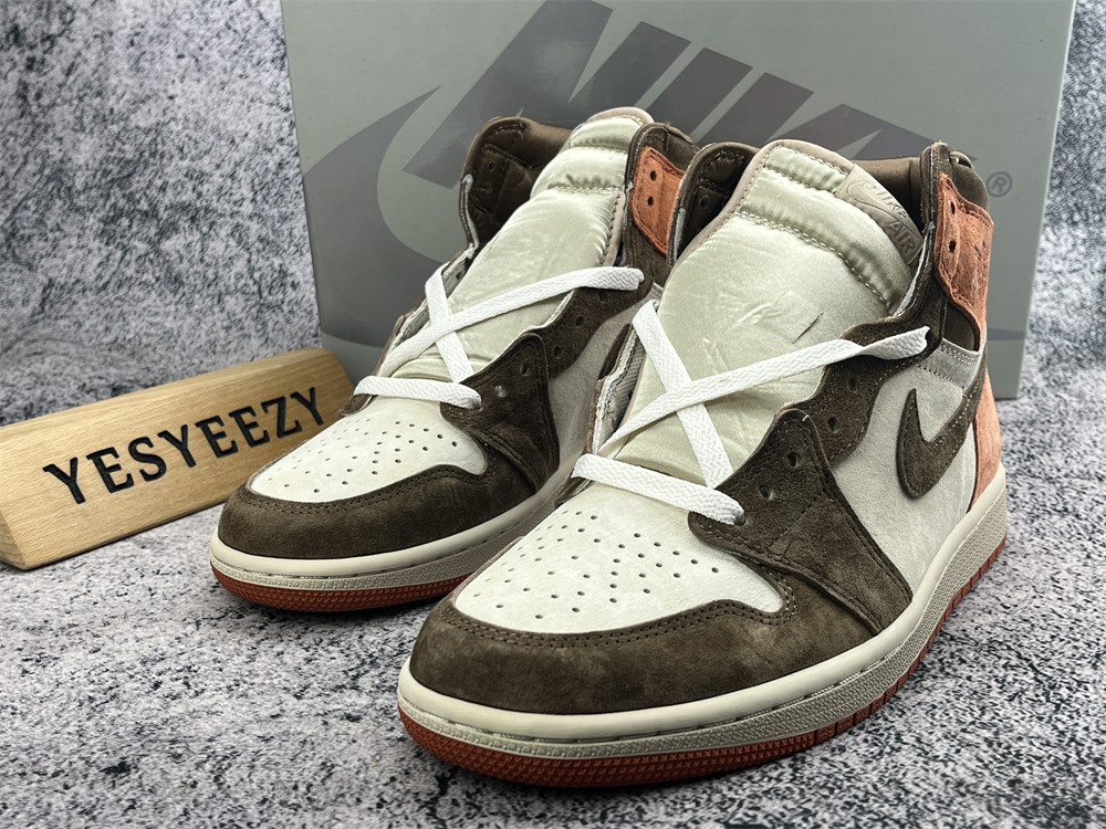 UA WMNS AIR JORDAN 1 RETRO HIGH OG 