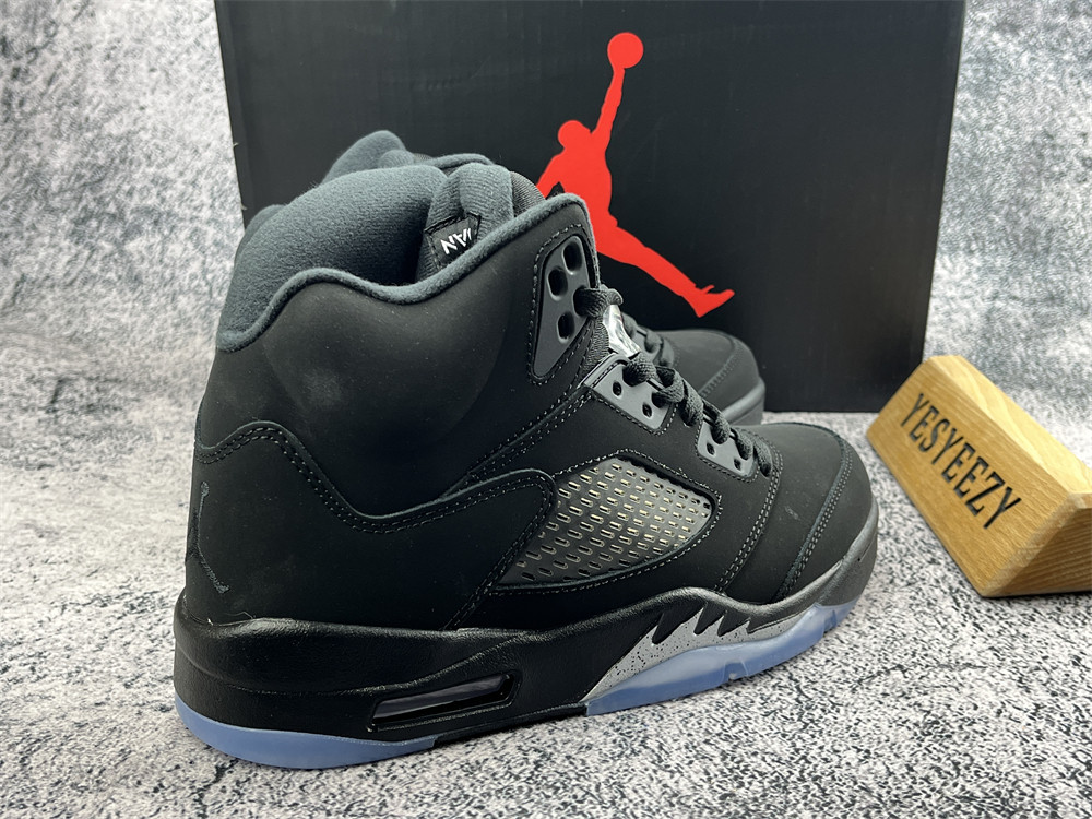UA AIR JORDAN 5 RETRO SE 