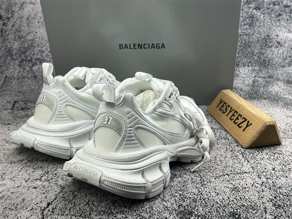 UA Balenciga 3XL Snow White