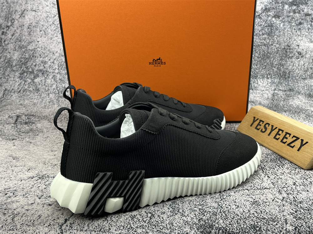 UA H**me5 Bouncing Sneaker