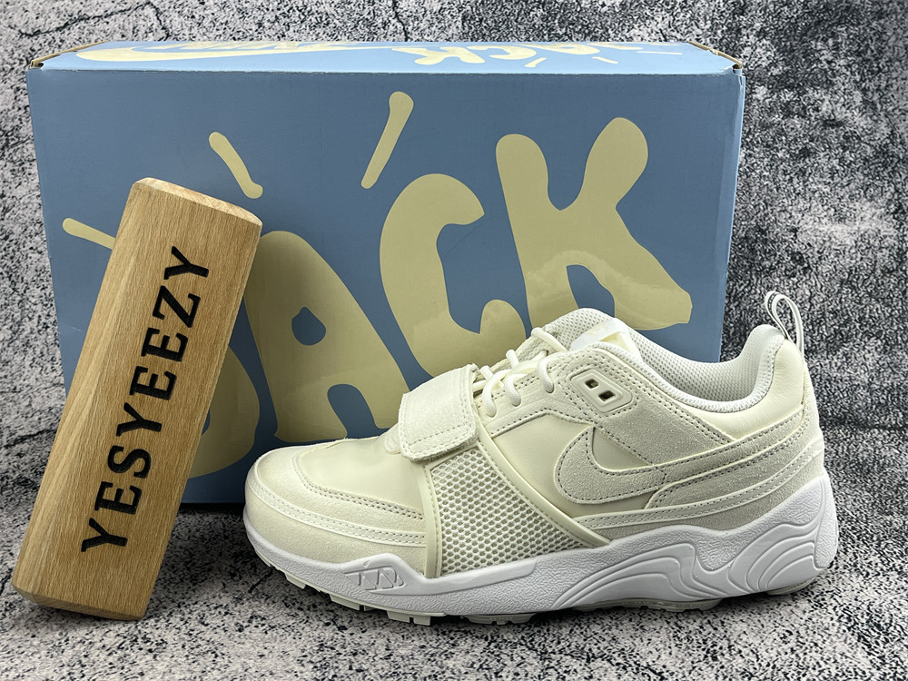 UA Nike Zoom Field Jaxx SP