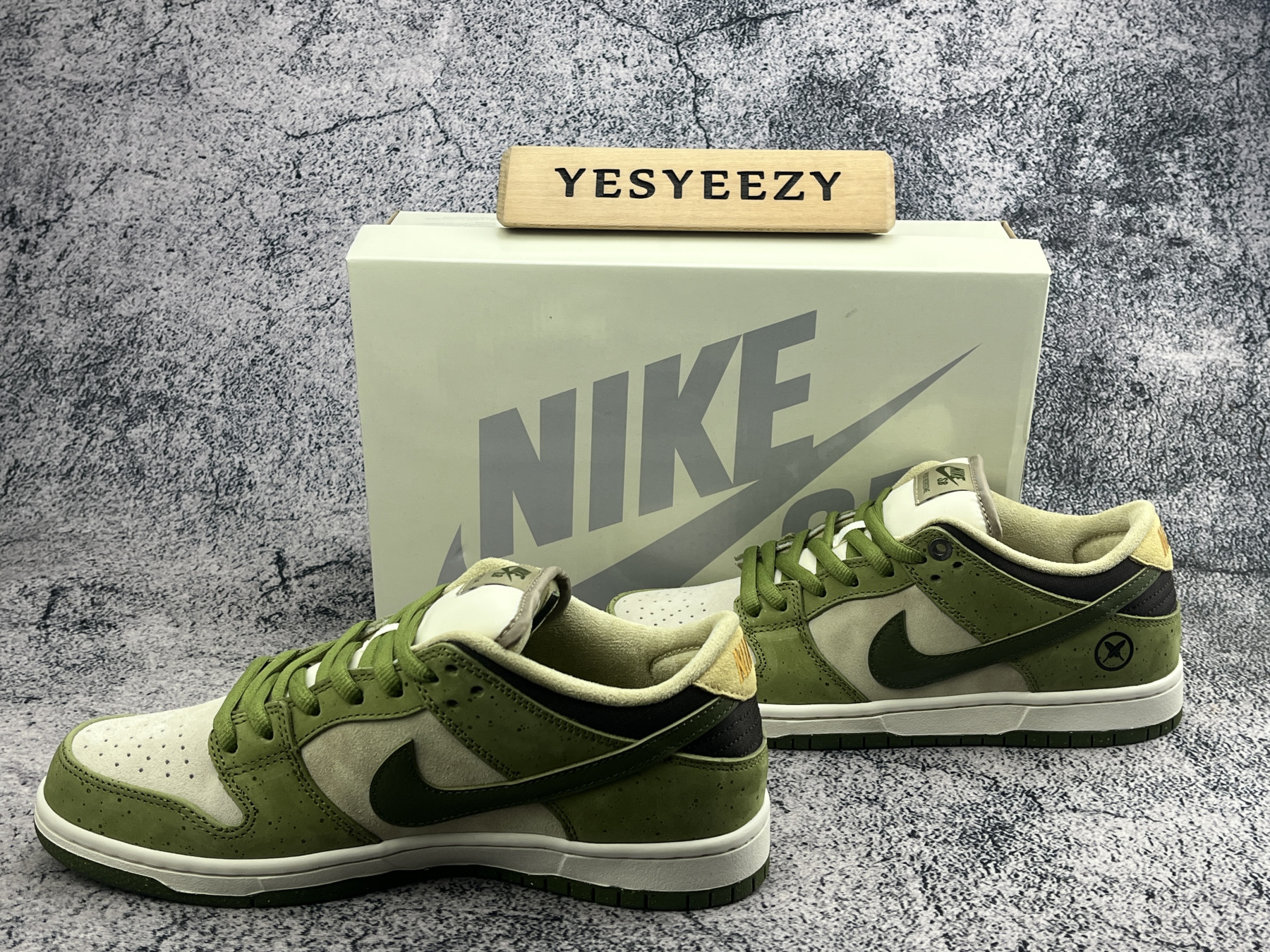 UA Nike SB Dunk Low