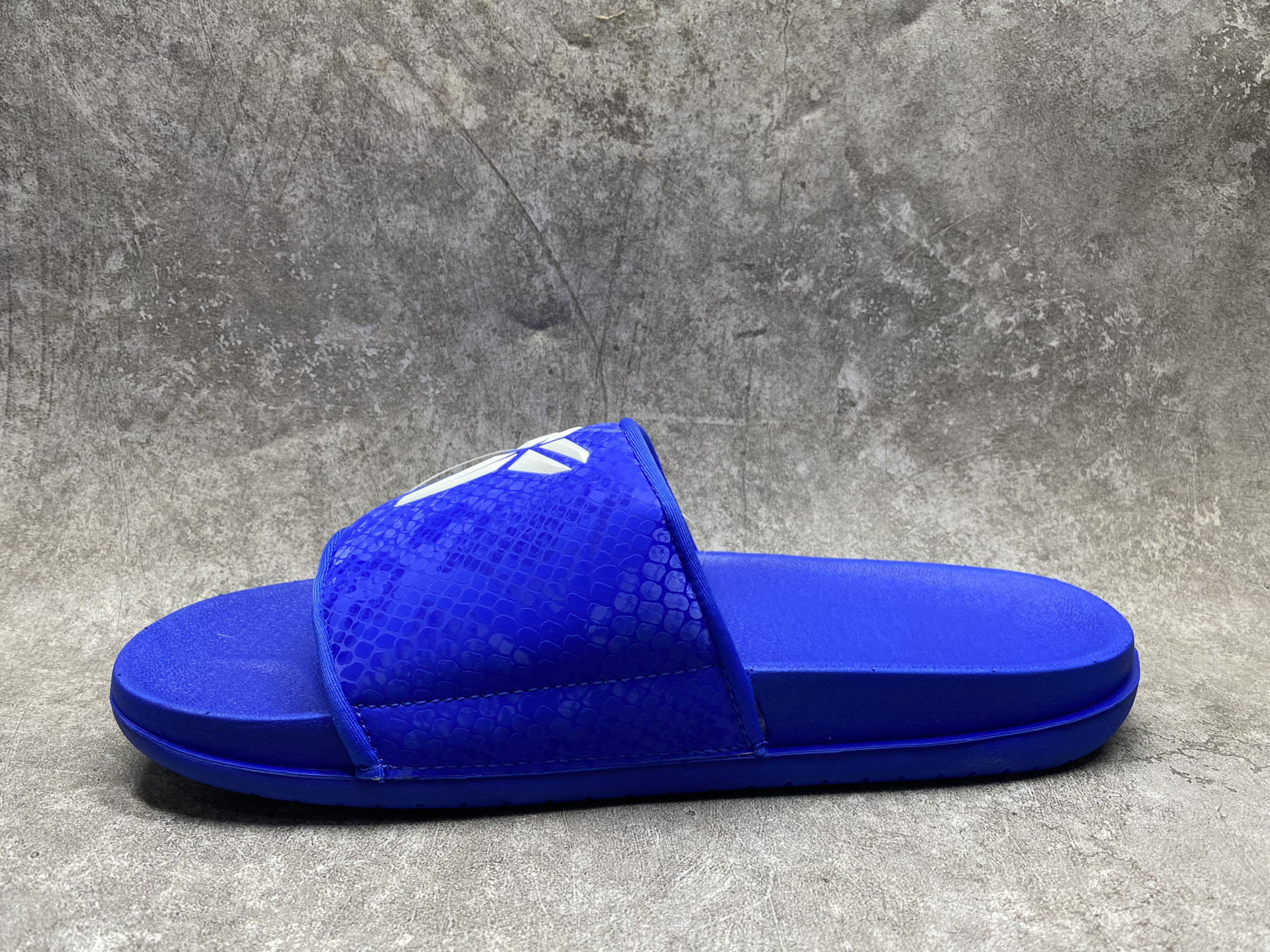 UA Nike Offcourt Slide