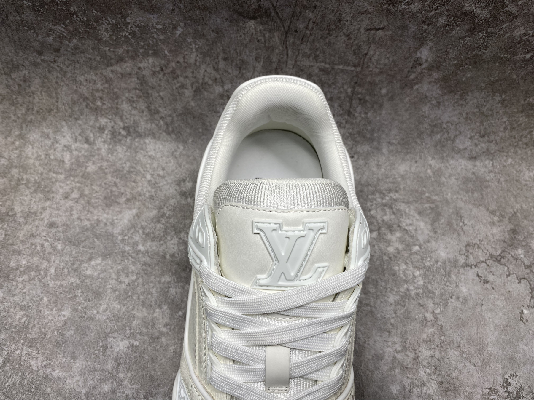 UA LV Trainer Sneaker