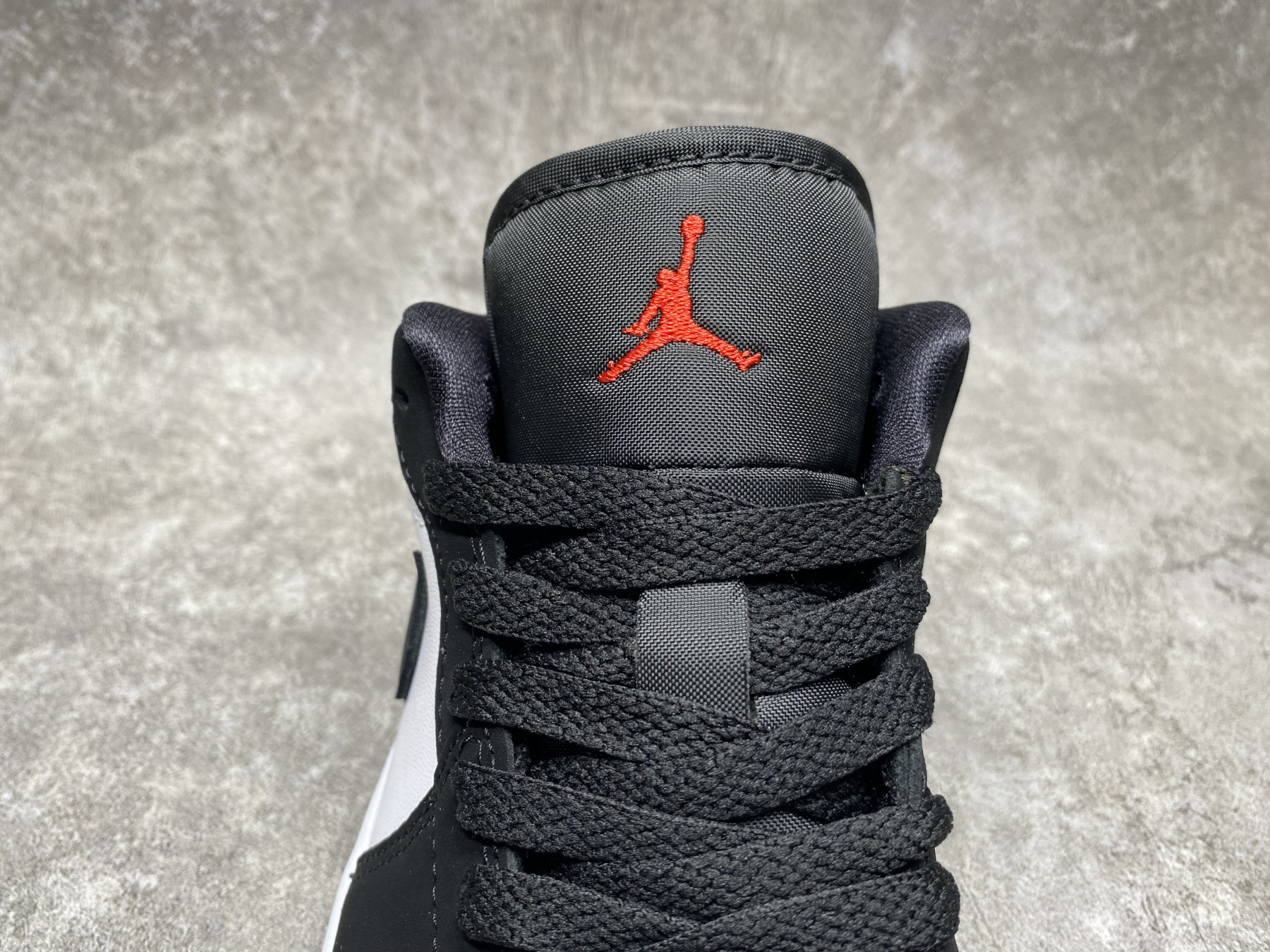UA AIR JORDAN 1 LOW SE