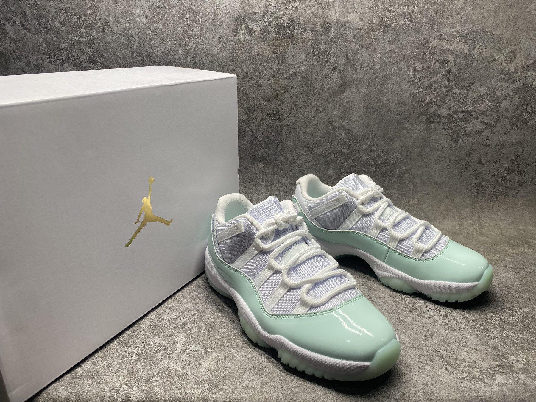 UA Jordan 11 Retro Low