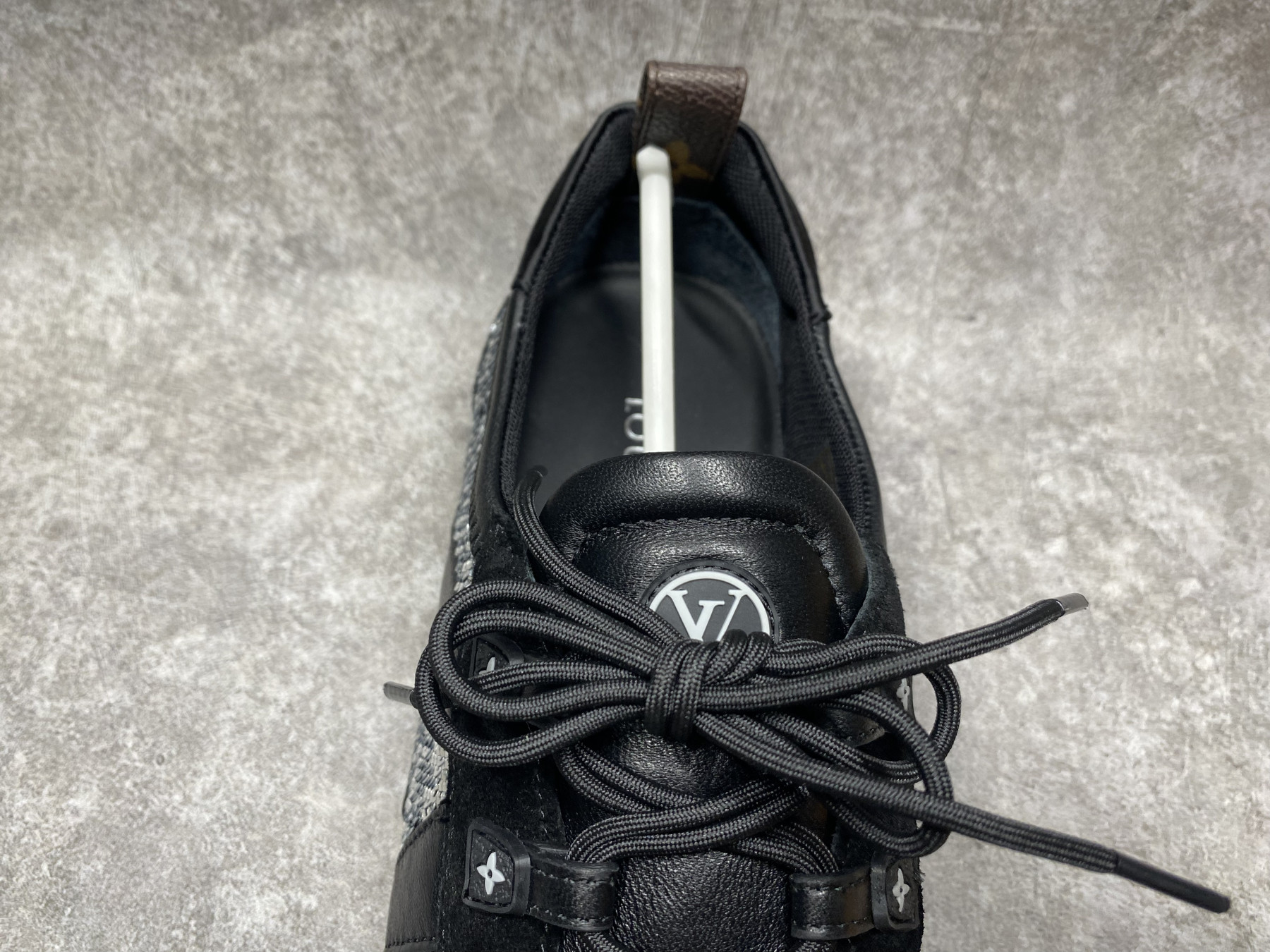 UA LV Sneaker