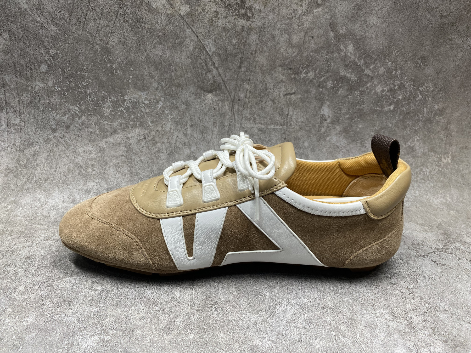 UA LV Sneaker