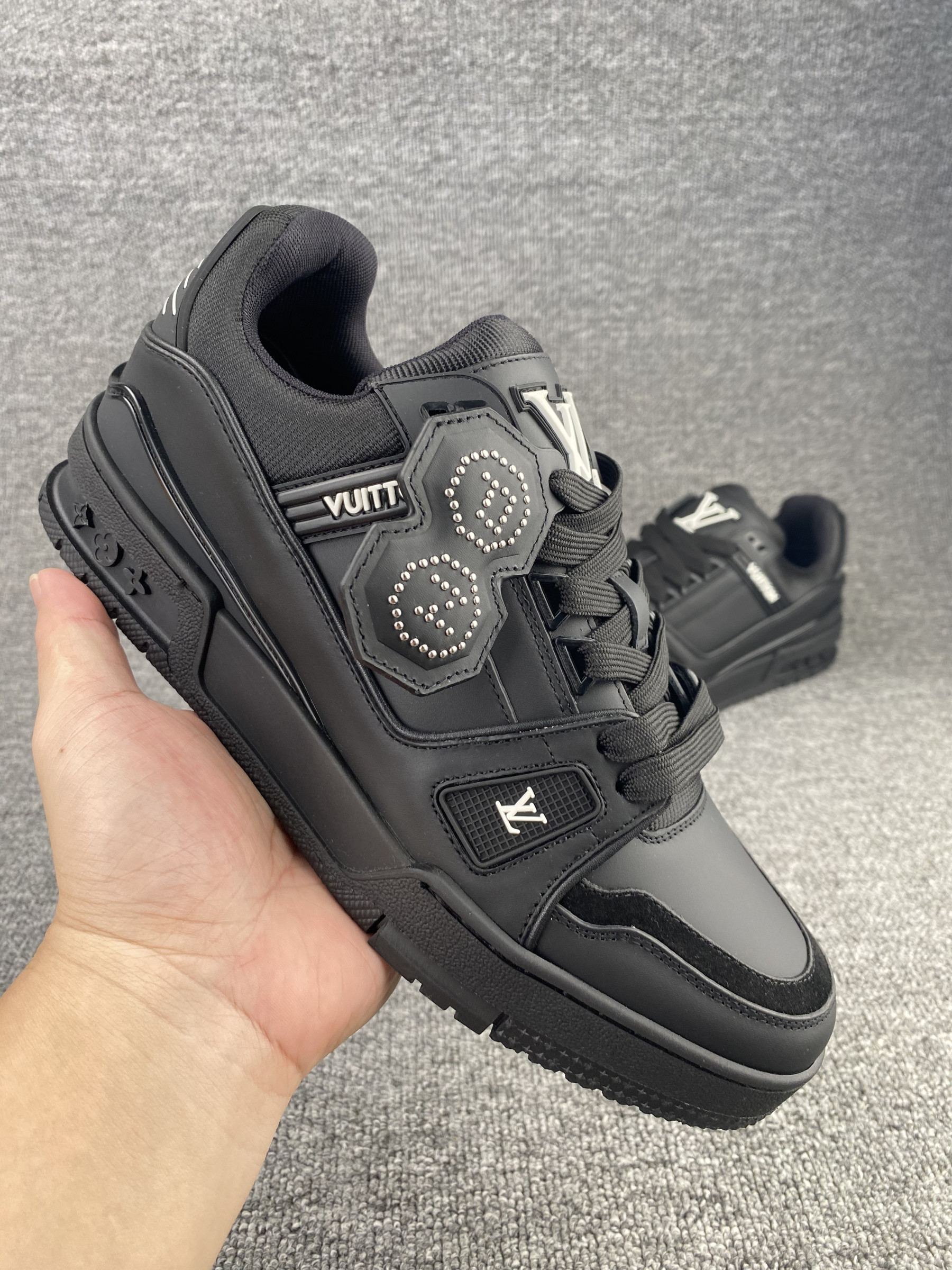 UA LV trainer Sneakers