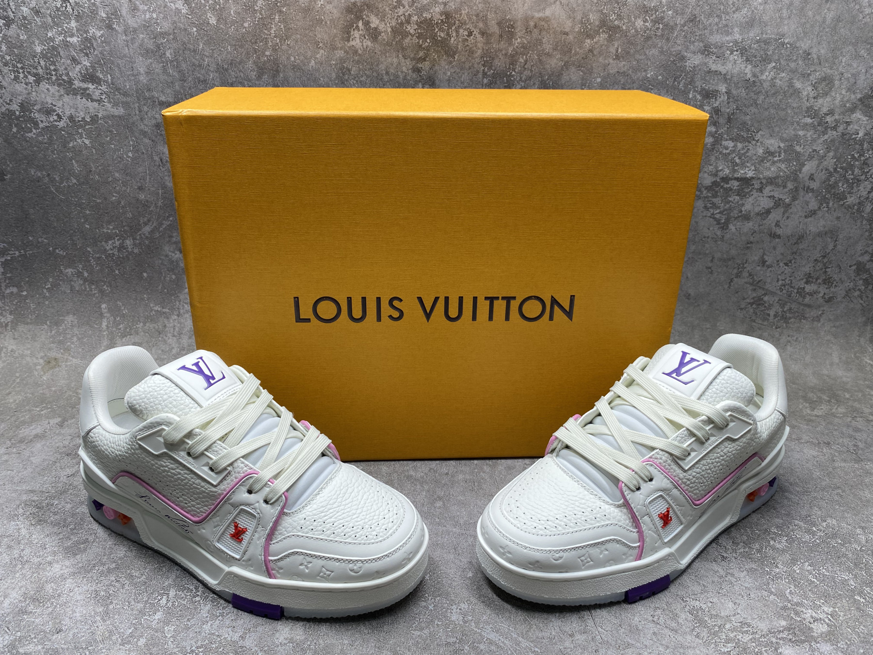 UA LV trainer Sneakers