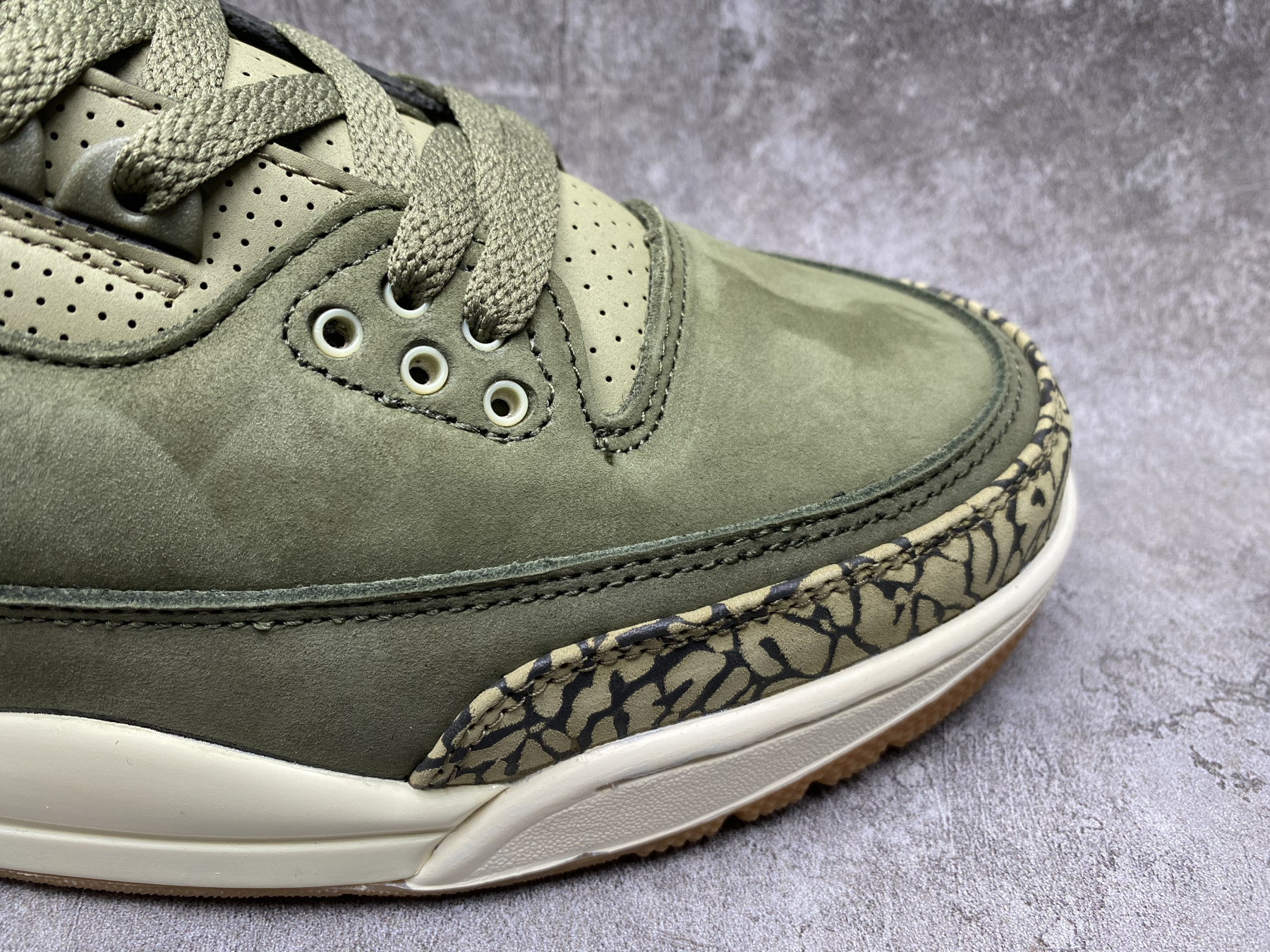 UA Jordan 3 Retro