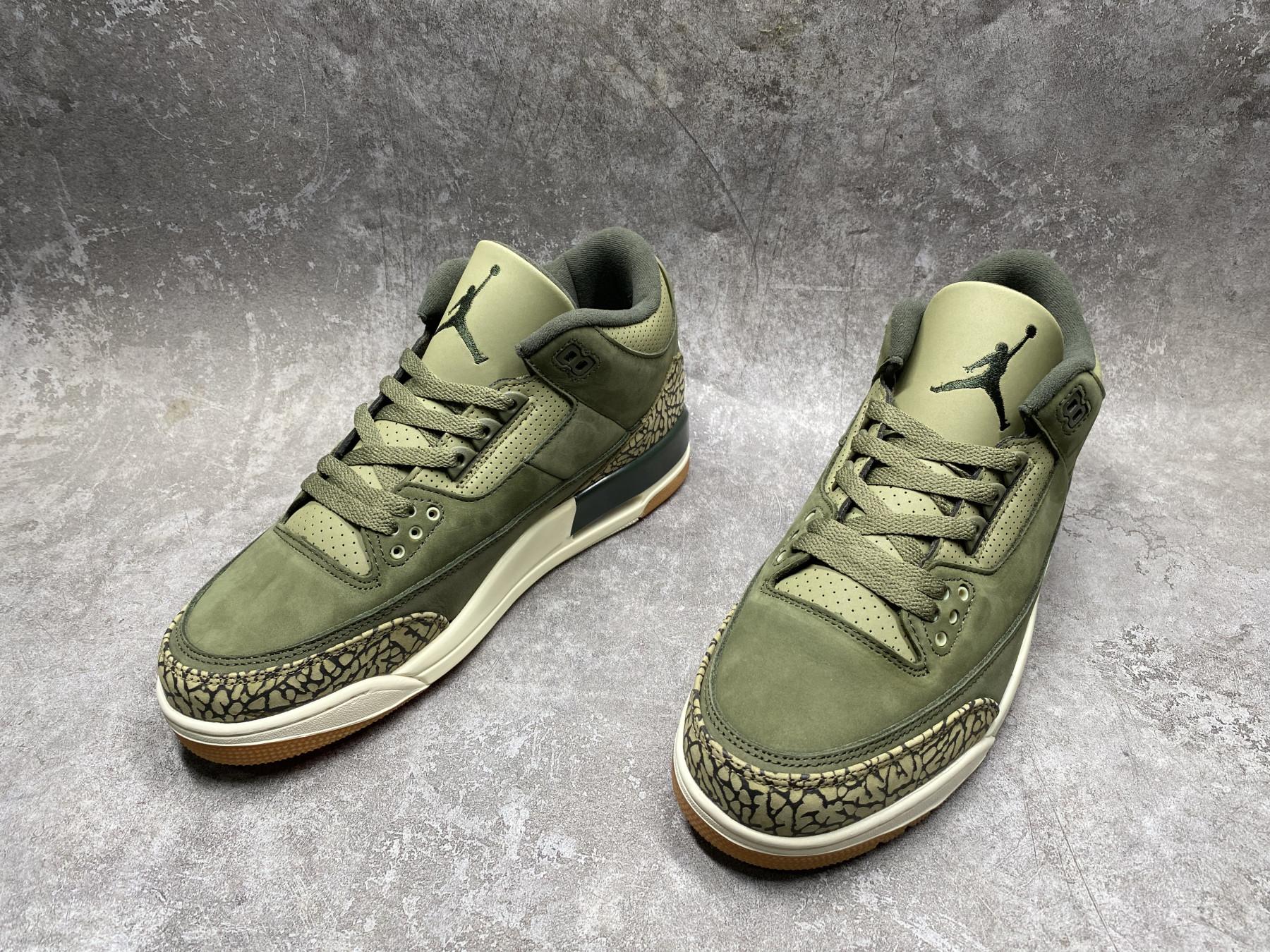 UA Jordan 3 Retro
