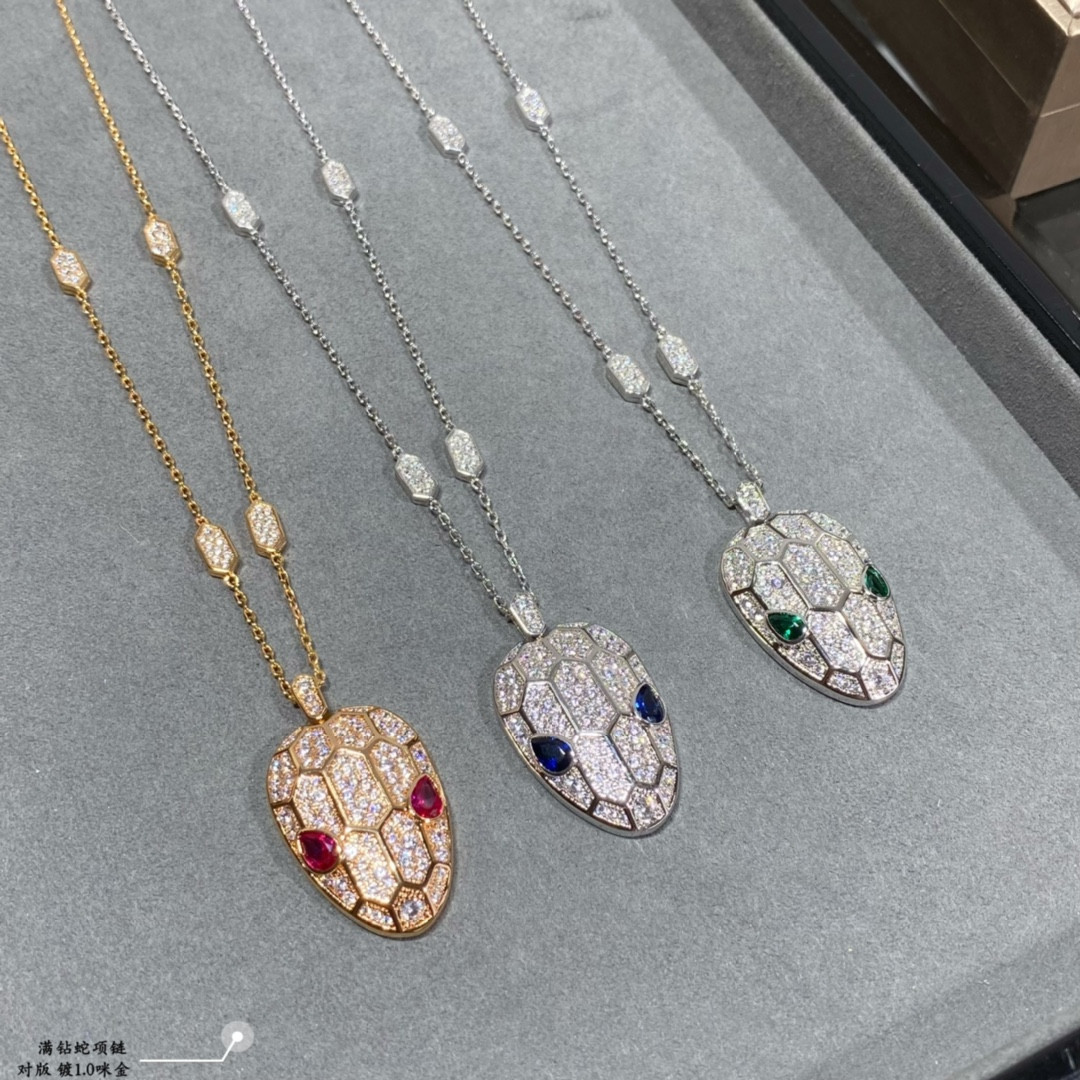 Bv1g*ai Full of snakes Necklace