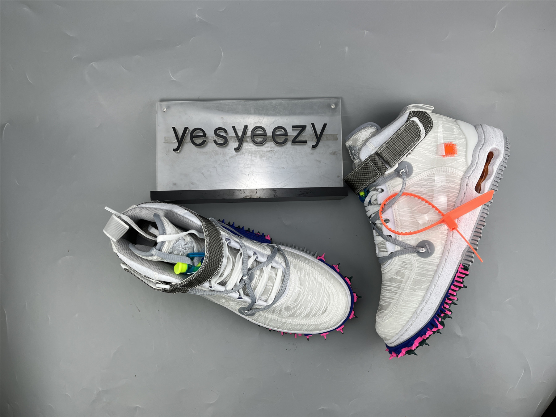 UA OFF-WHITE X NIKE AIR FORCE 1 MID â€œWHITEâ€